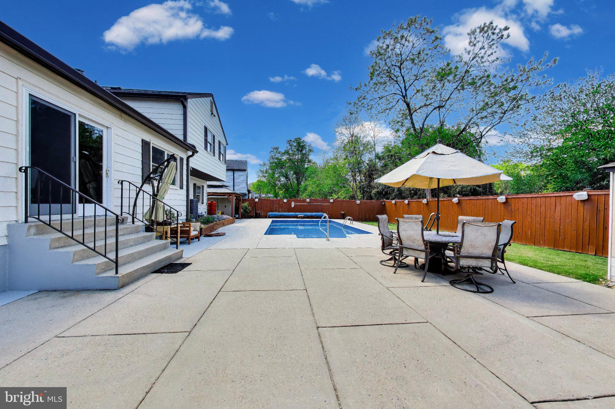 LAYHILL VILLAGE EAST - Residential