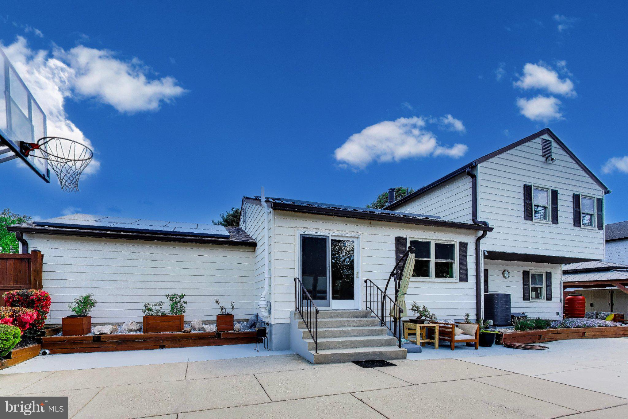 LAYHILL VILLAGE EAST - Residential