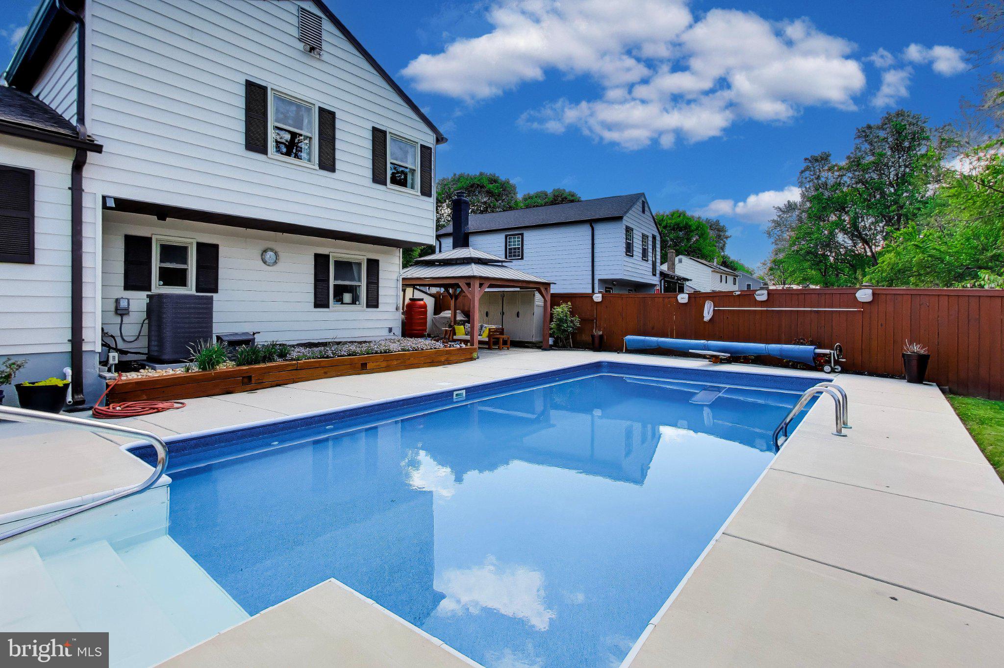 LAYHILL VILLAGE EAST - Residential
