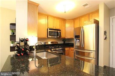 GLADE AT HUNTERS WOODS - Residential Lease