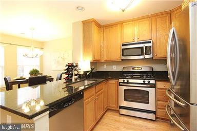 GLADE AT HUNTERS WOODS - Residential Lease