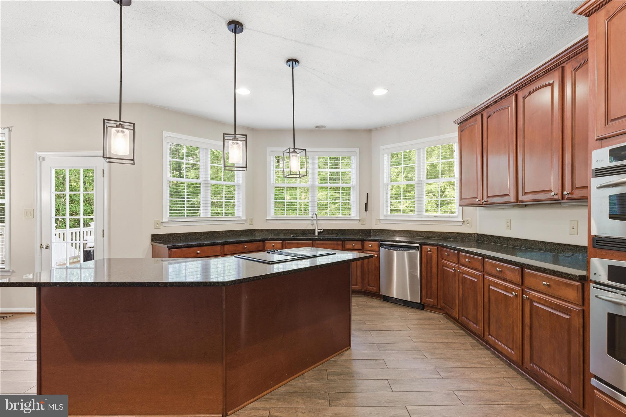 MAPLE BROOKE - Residential