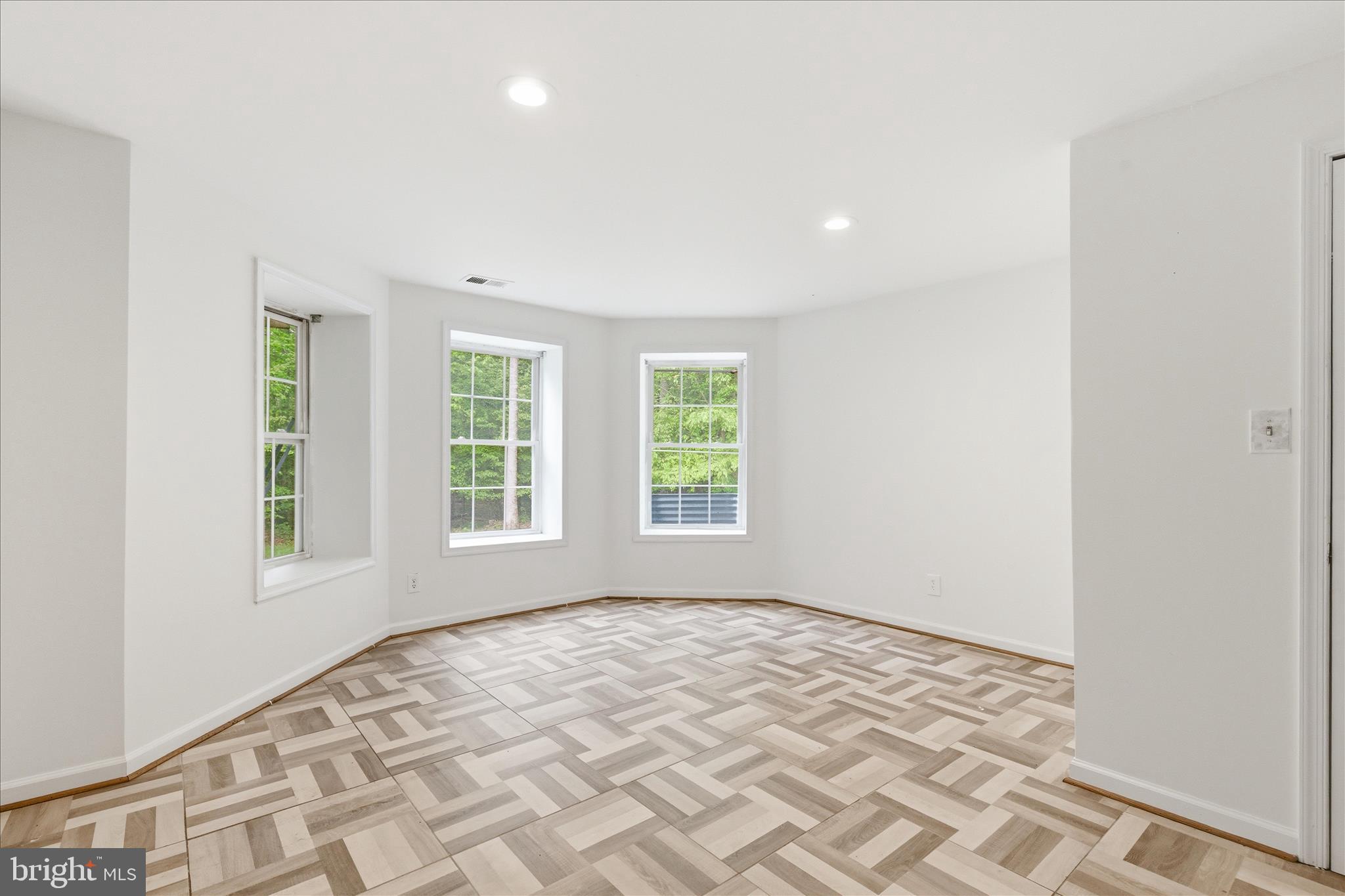 MAPLE BROOKE - Residential