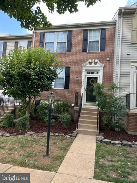 Photo of 7438 Gadsby Square, ALEXANDRIA, VA 22315 (MLS # VAFX2338934)