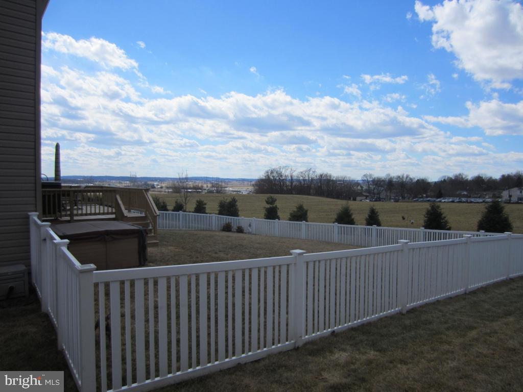 SWEETBRIAR CREEK - Residential