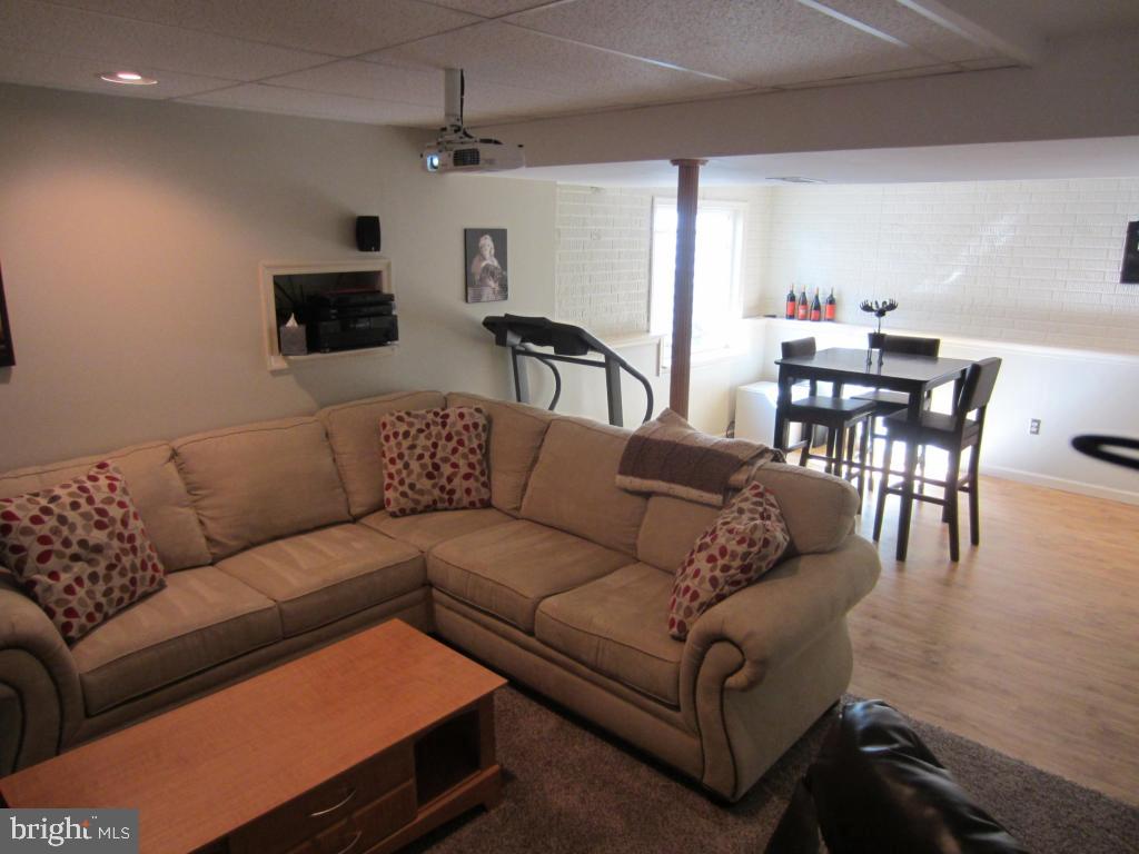 SWEETBRIAR CREEK - Residential