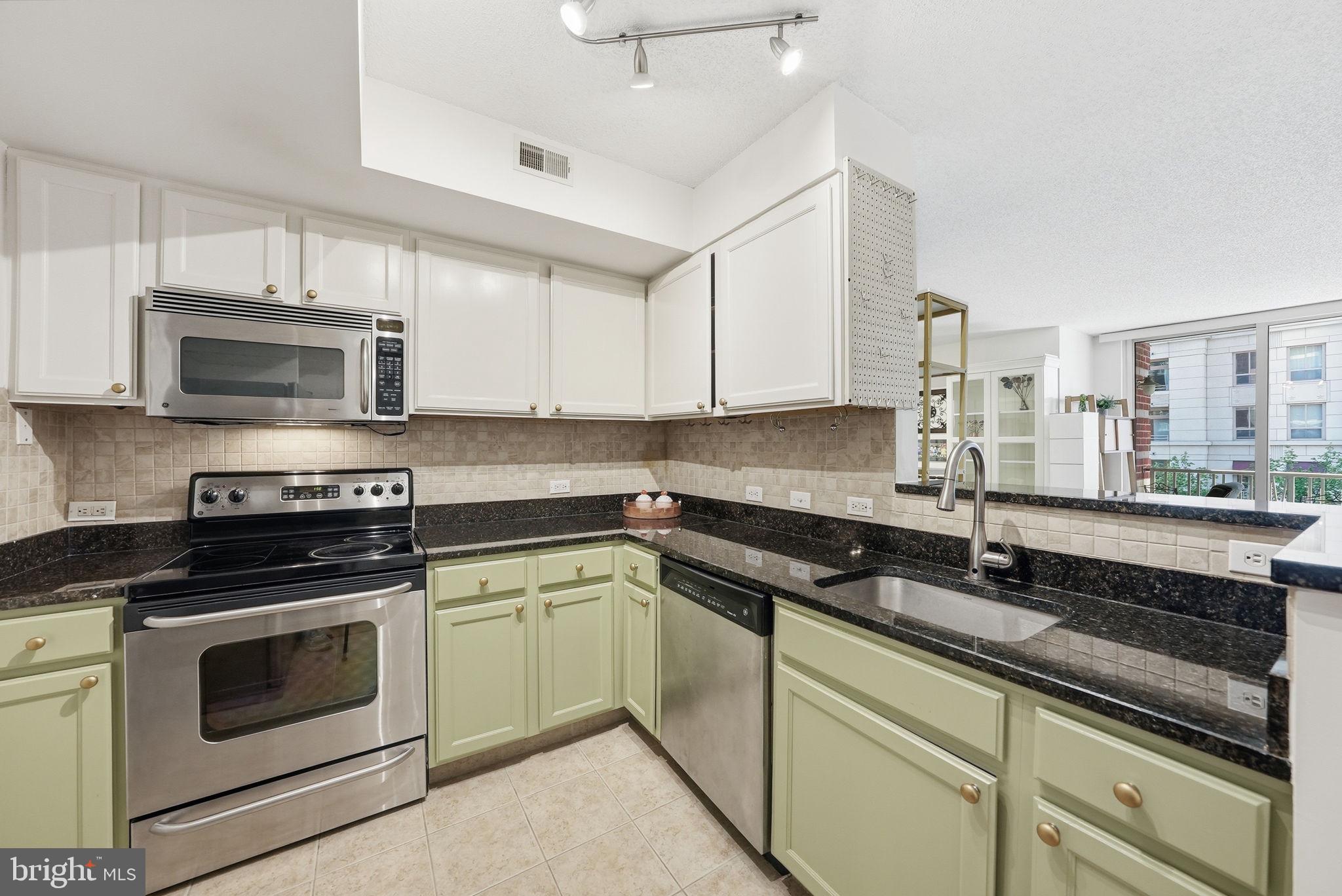 880 N POLLARD STREET 425