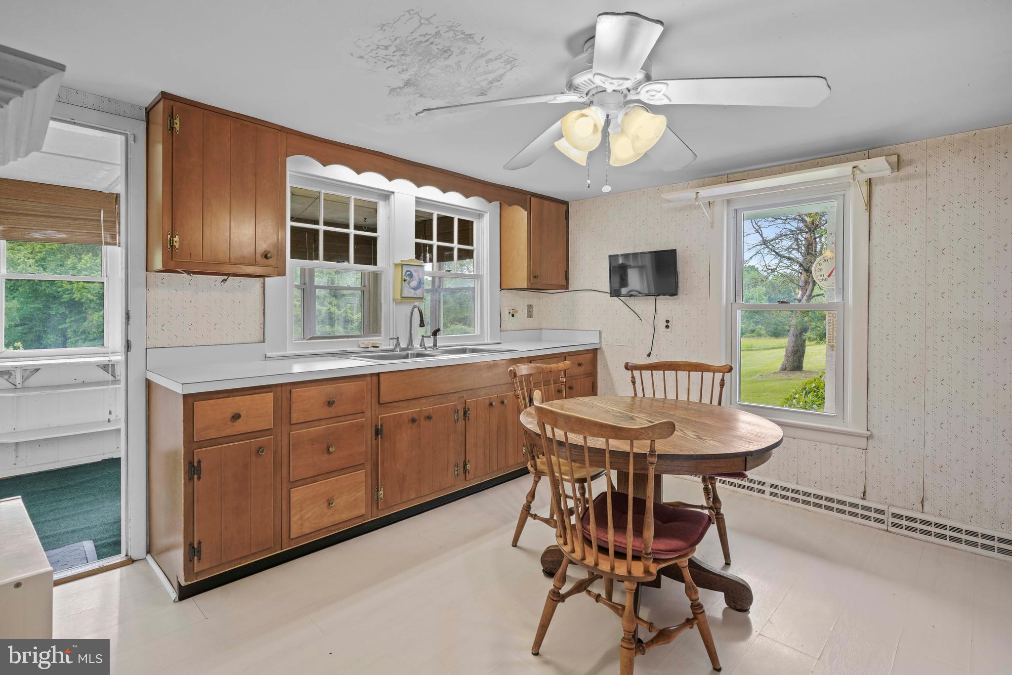 TRACYS LANDING - Residential