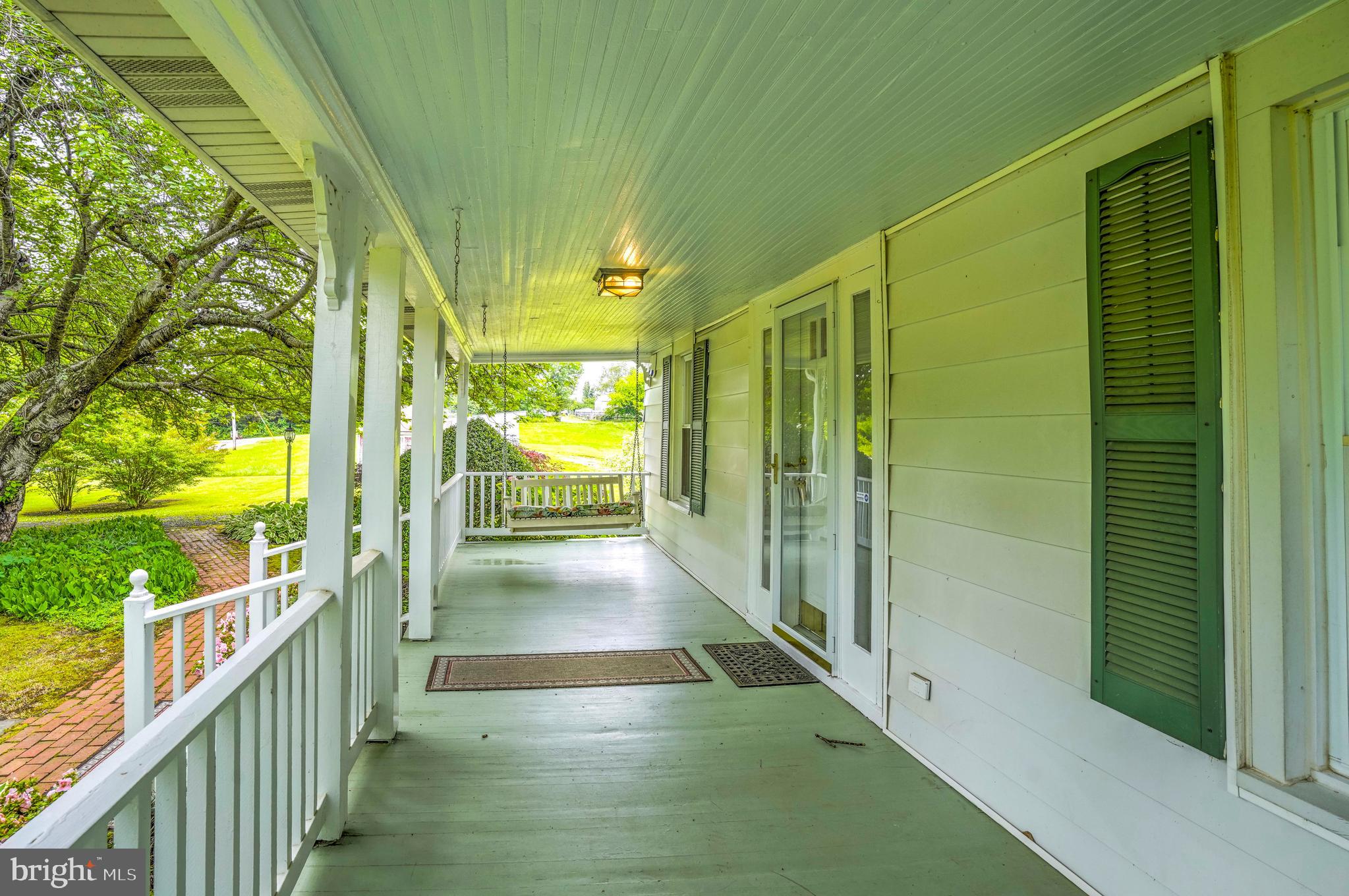 TRACYS LANDING - Residential