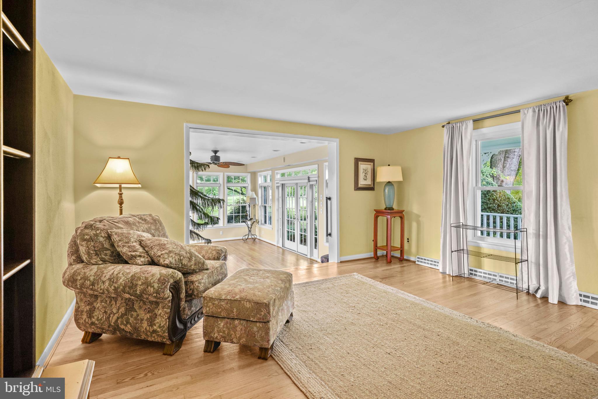 TRACYS LANDING - Residential