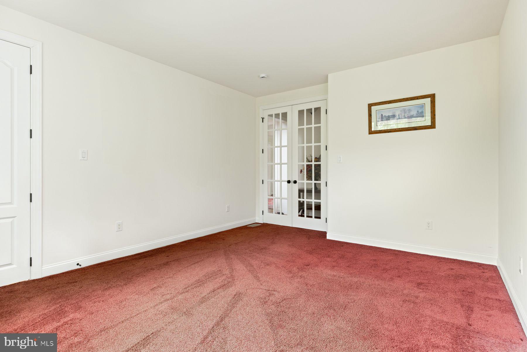 WHISPERING PINES - Residential