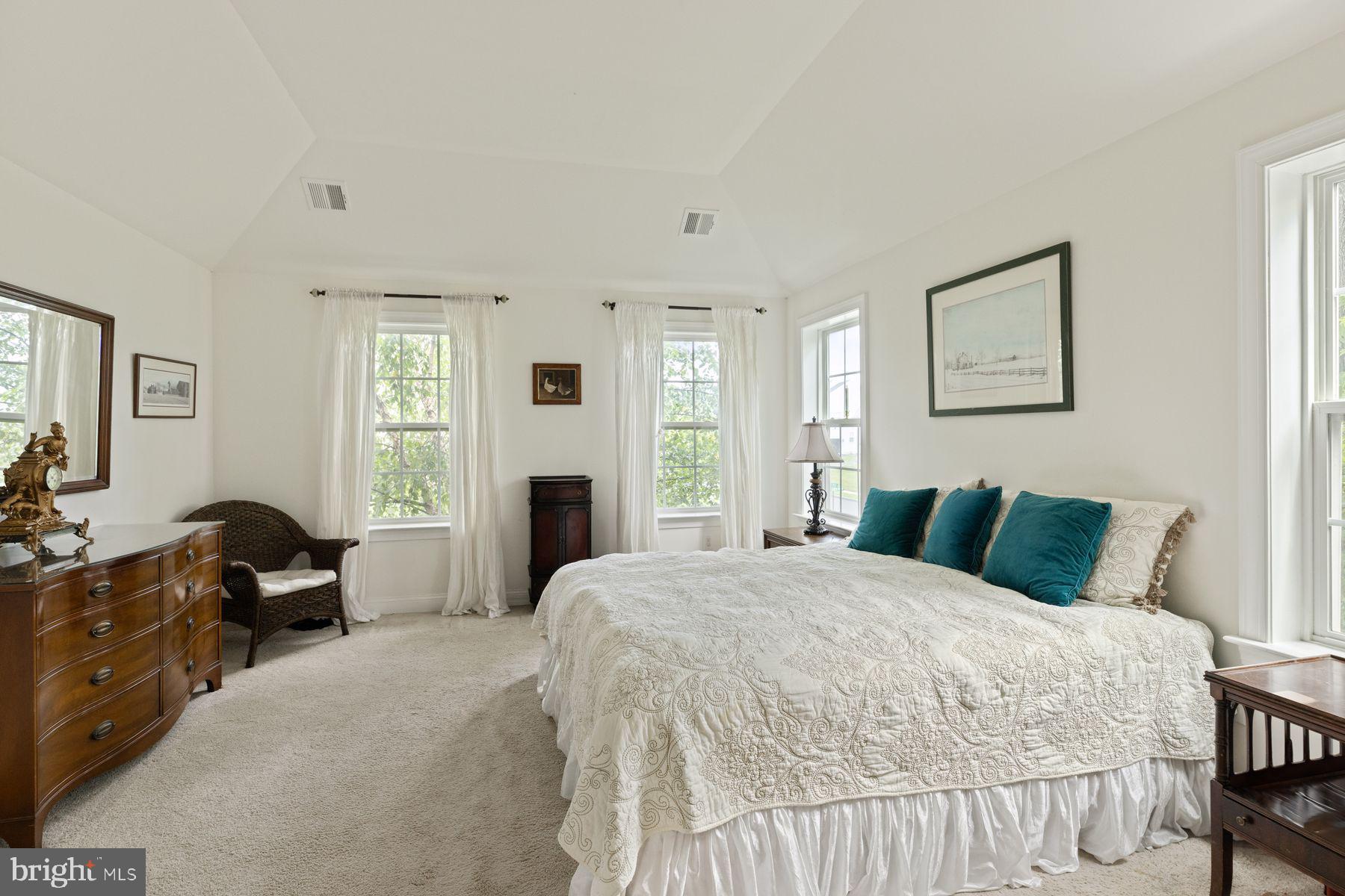 WHISPERING PINES - Residential