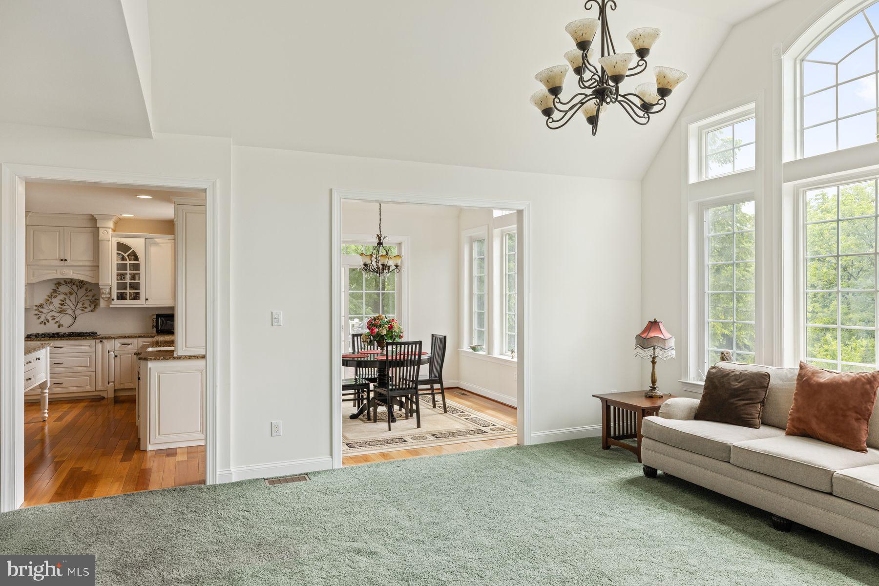 WHISPERING PINES - Residential