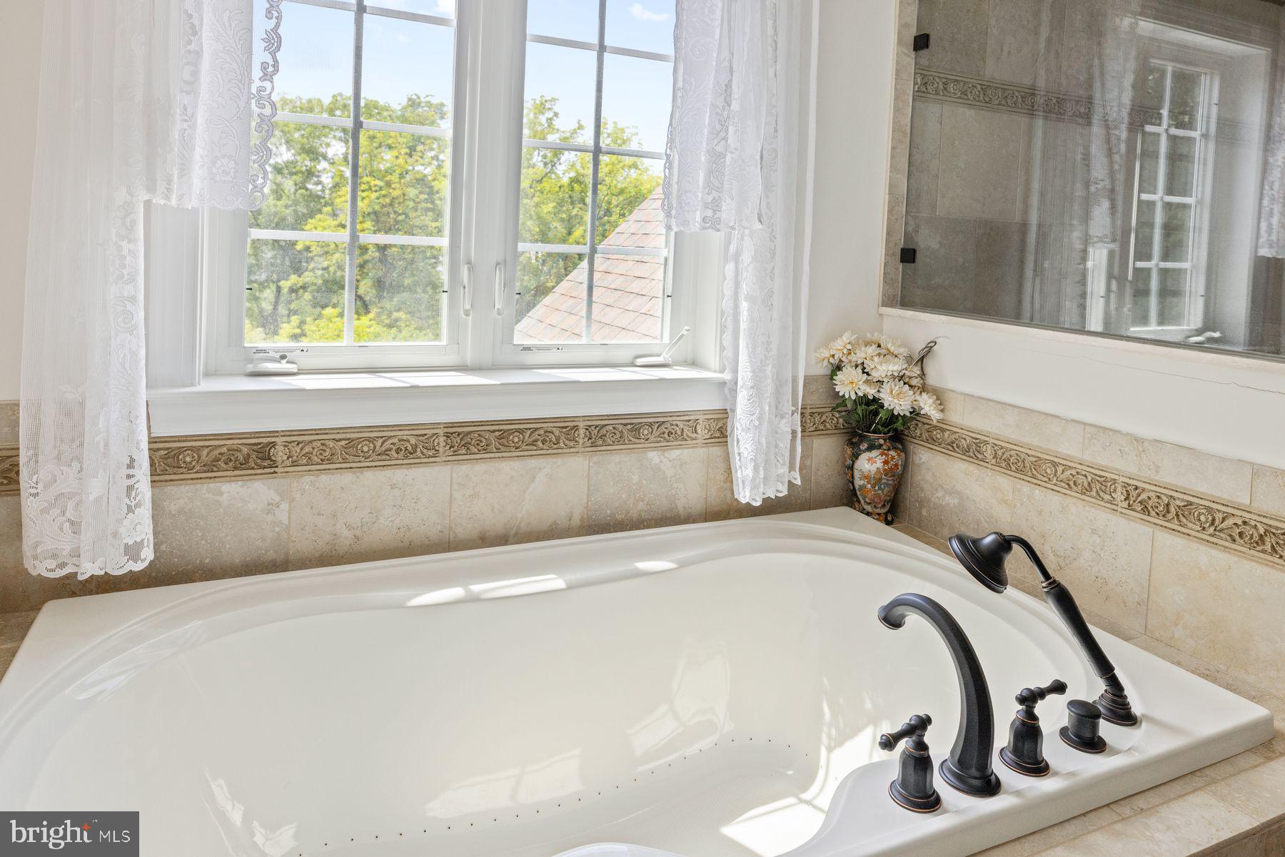 WHISPERING PINES - Residential