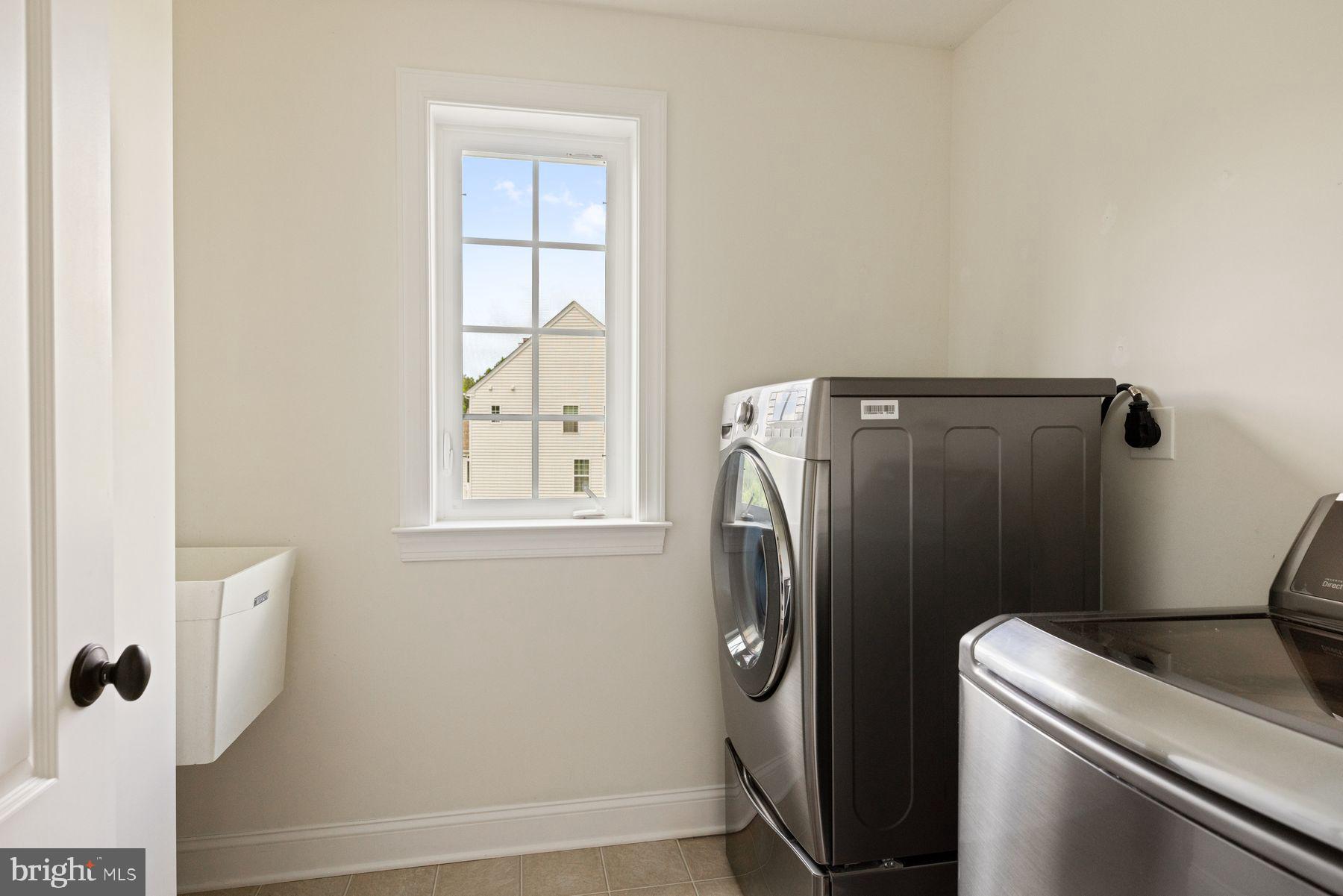 WHISPERING PINES - Residential