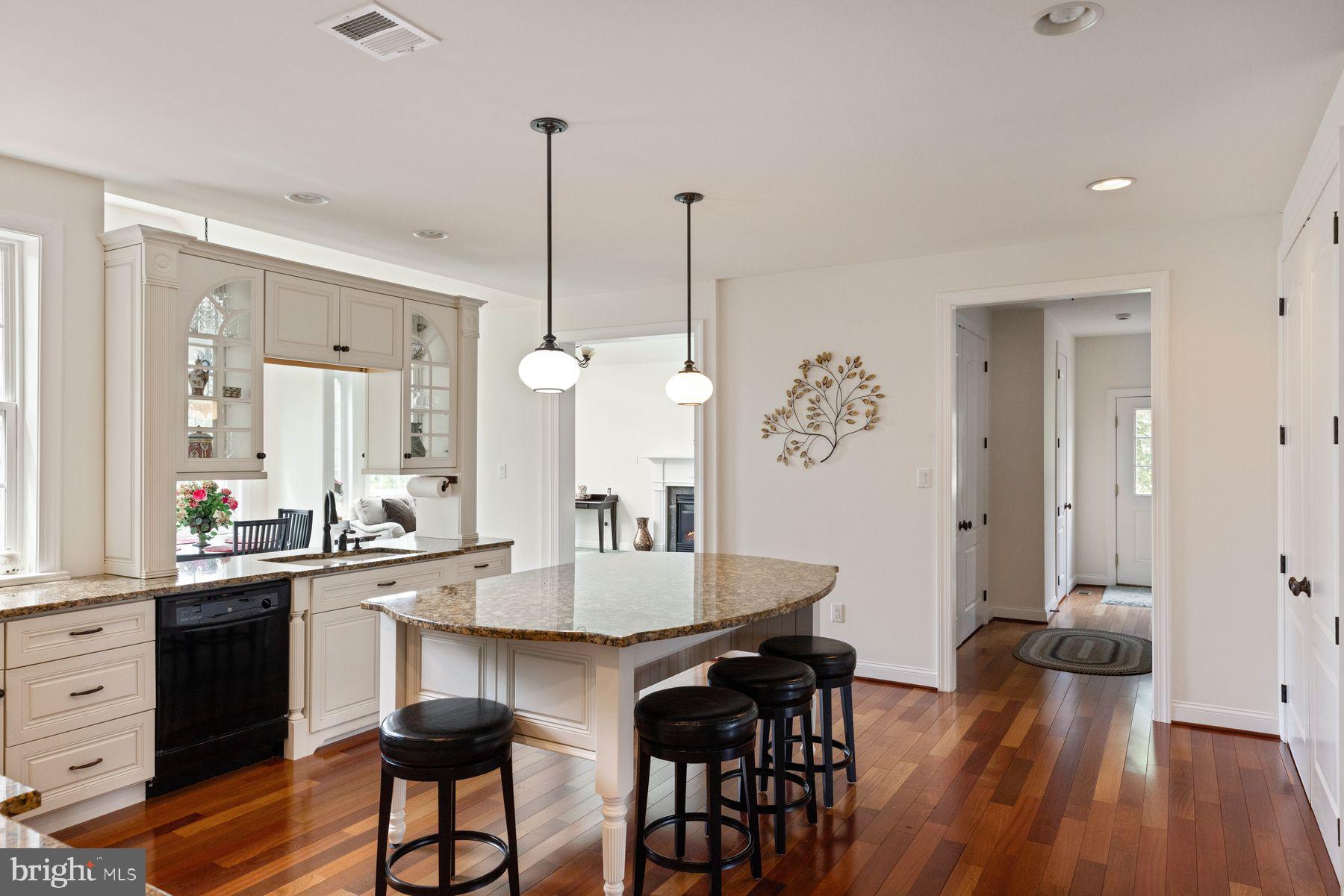 WHISPERING PINES - Residential