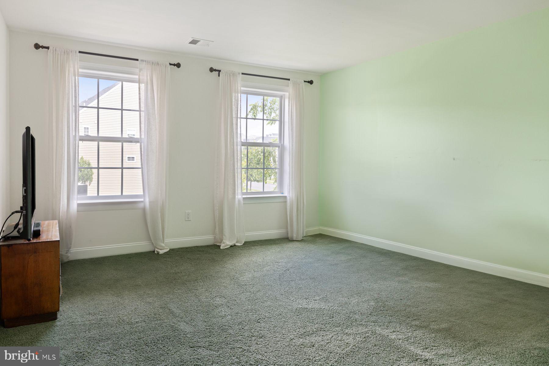 WHISPERING PINES - Residential