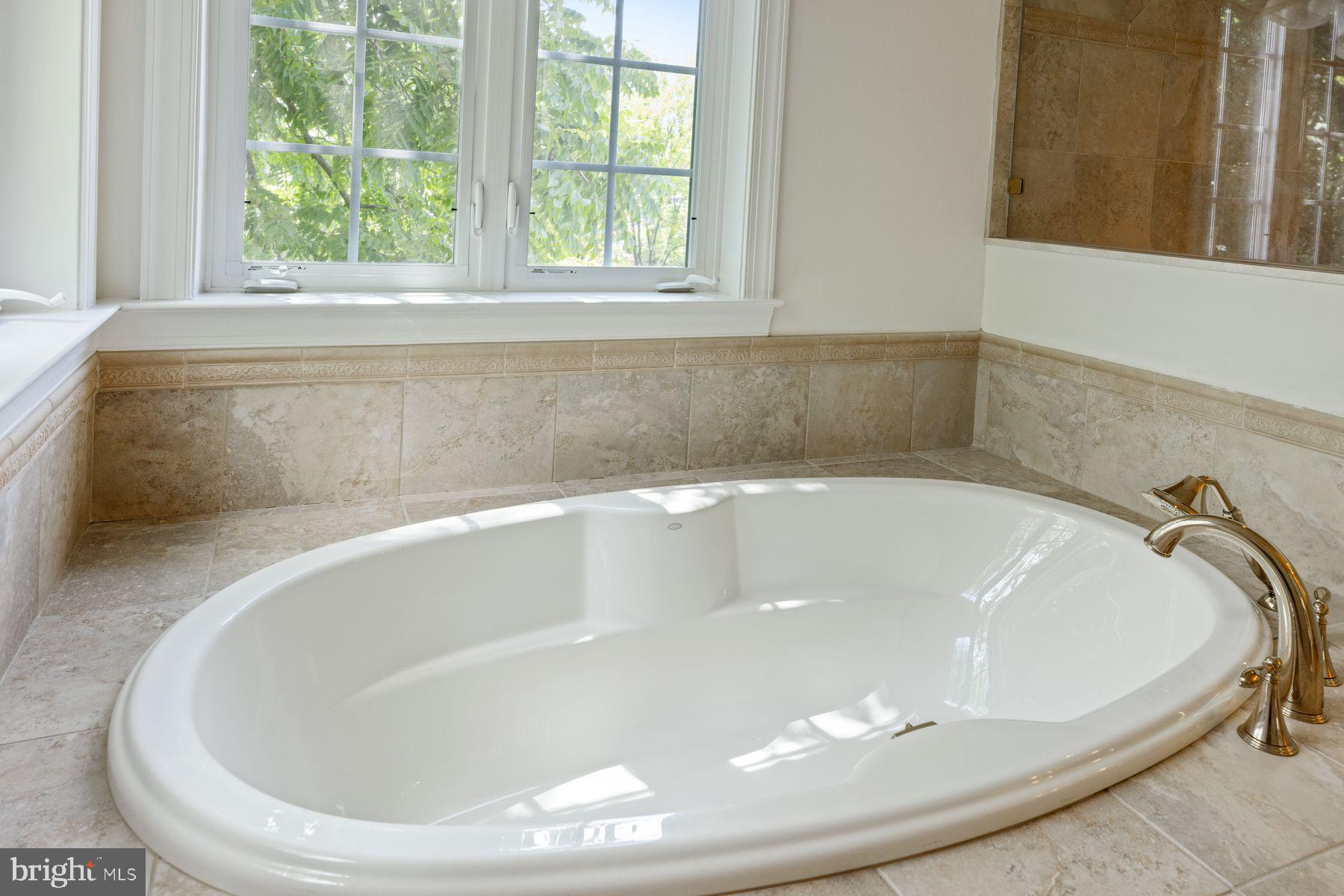 WHISPERING PINES - Residential