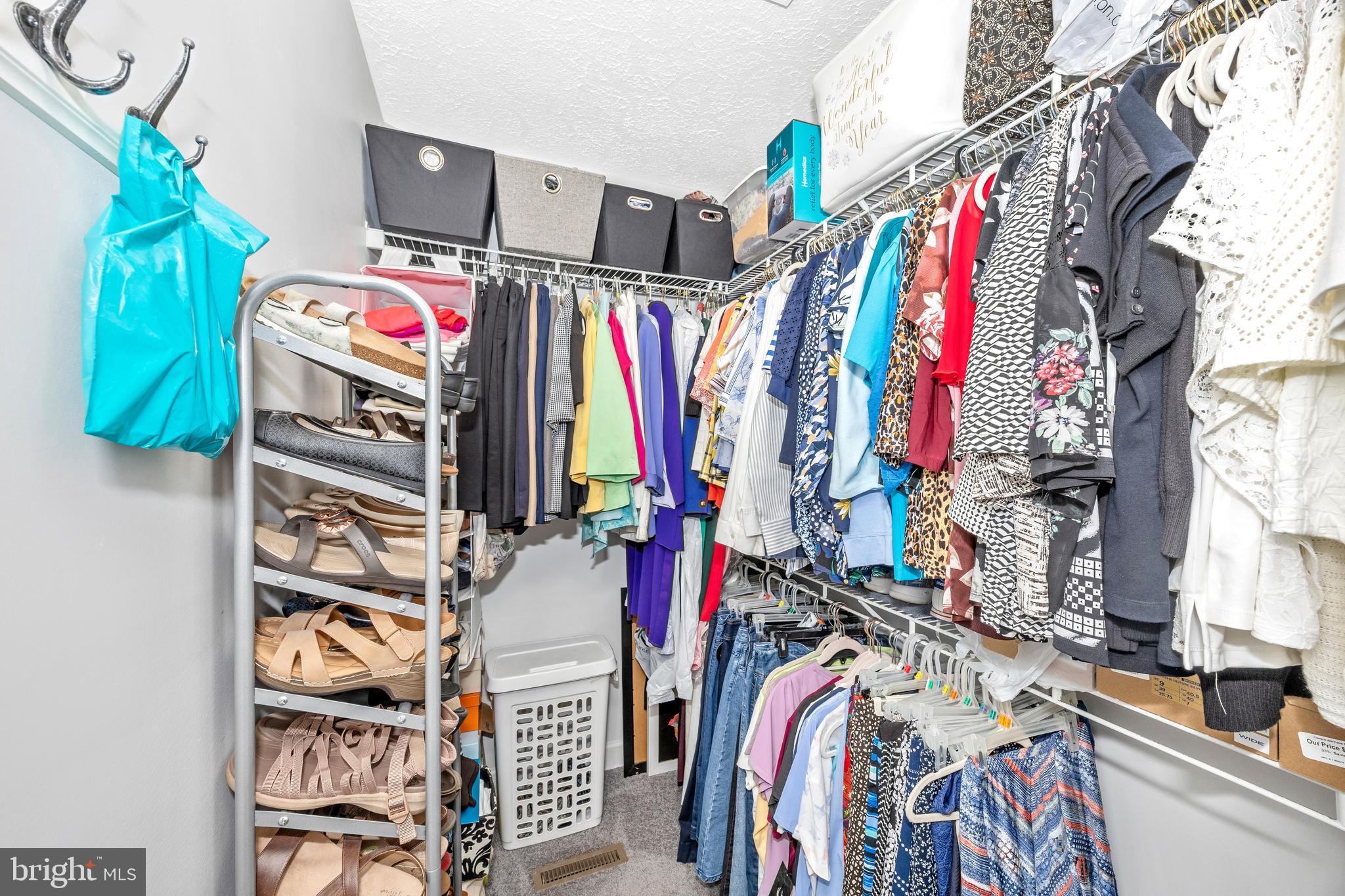 FALLING WATERS - Residential