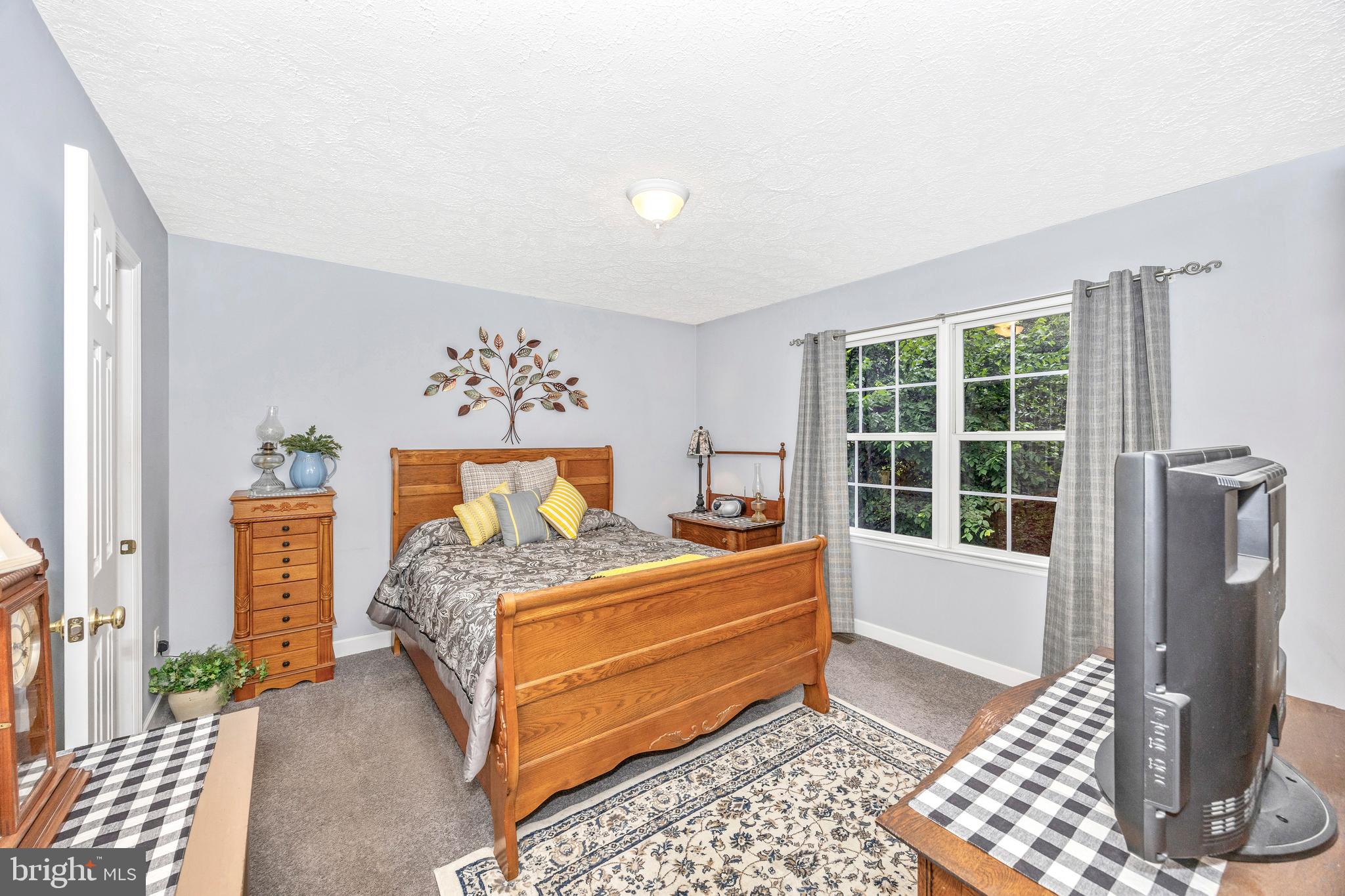 FALLING WATERS - Residential