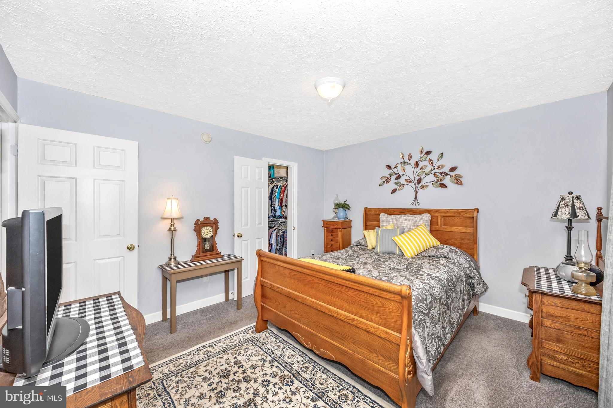 FALLING WATERS - Residential