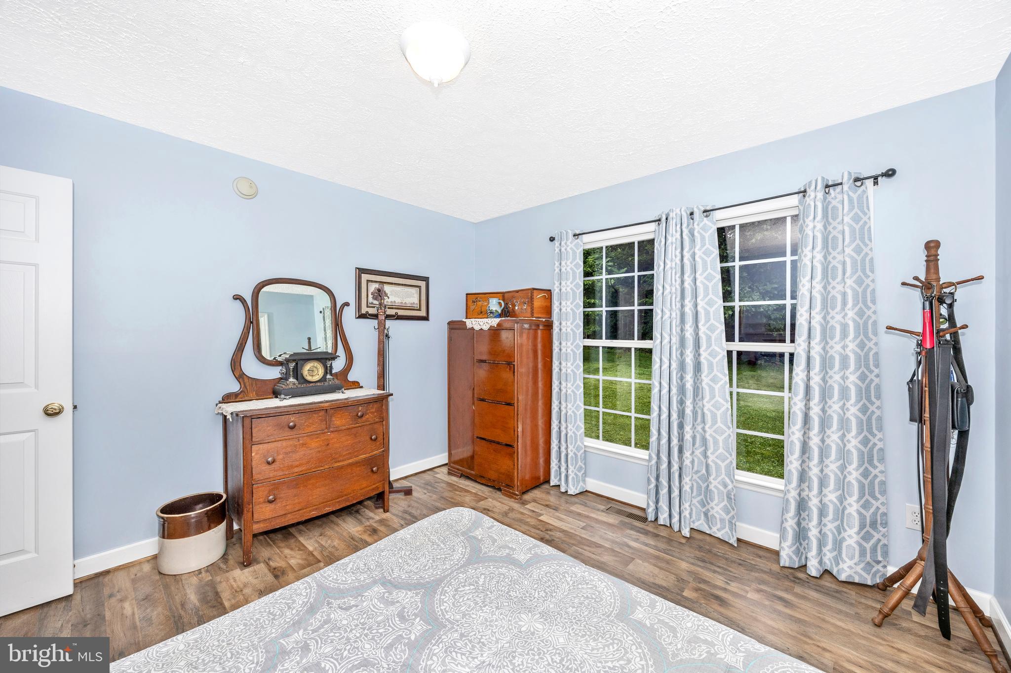 FALLING WATERS - Residential