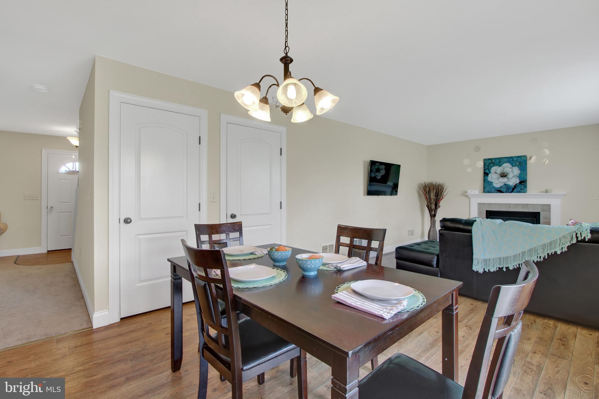 CEDAR HOLLOW - Residential