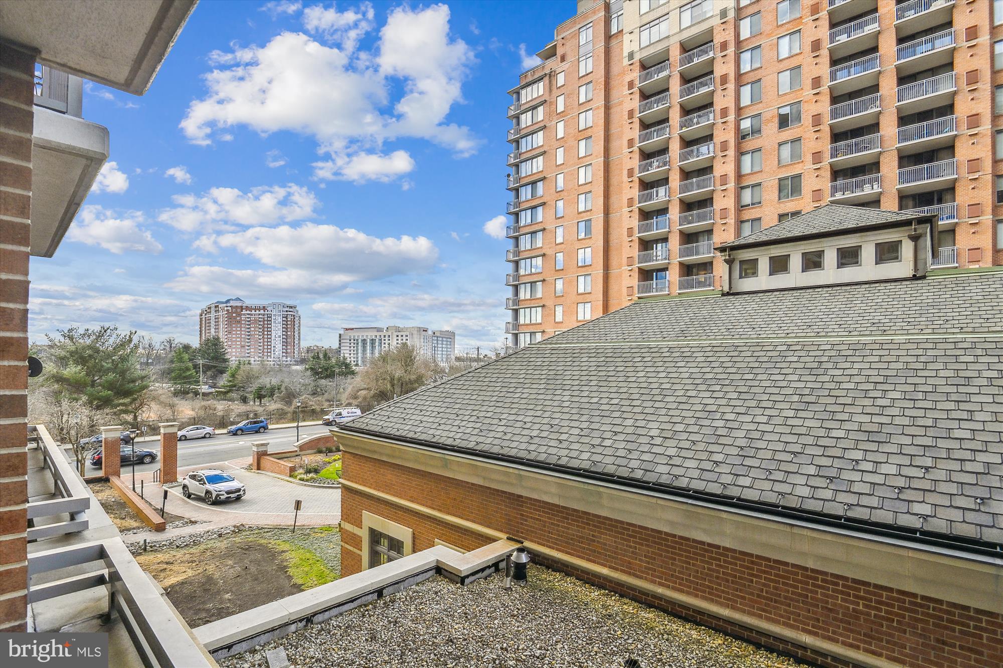 GALLERY AT WHITE FLINT - Residential