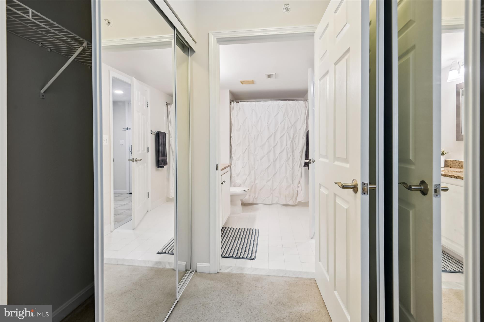 GALLERY AT WHITE FLINT - Residential