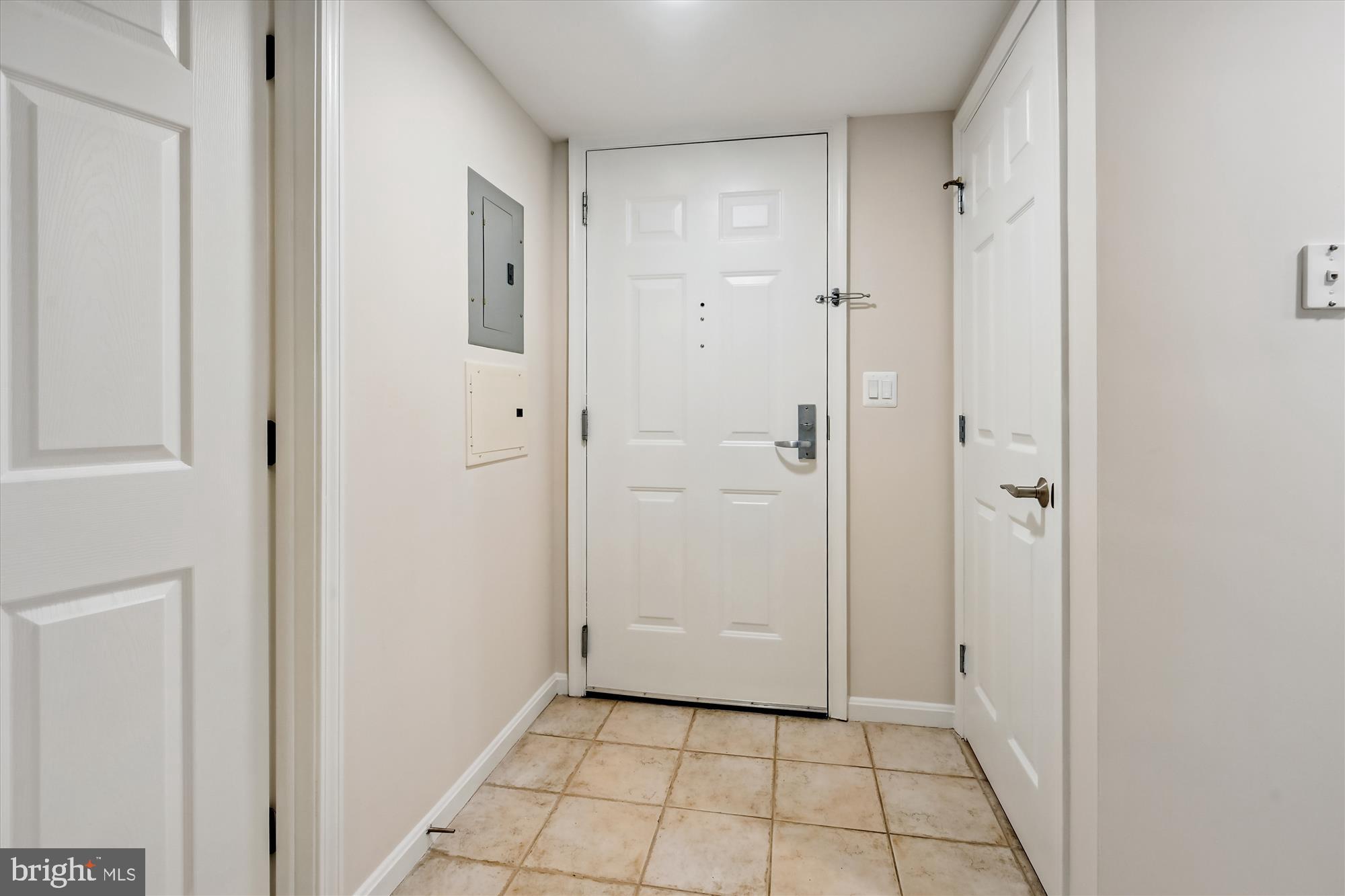 GALLERY AT WHITE FLINT - Residential