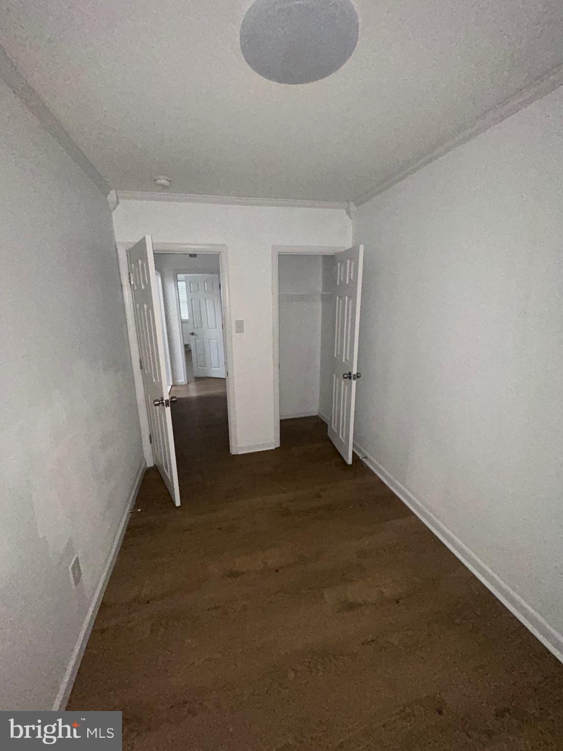 HOLMESBURG - Commercial Sale