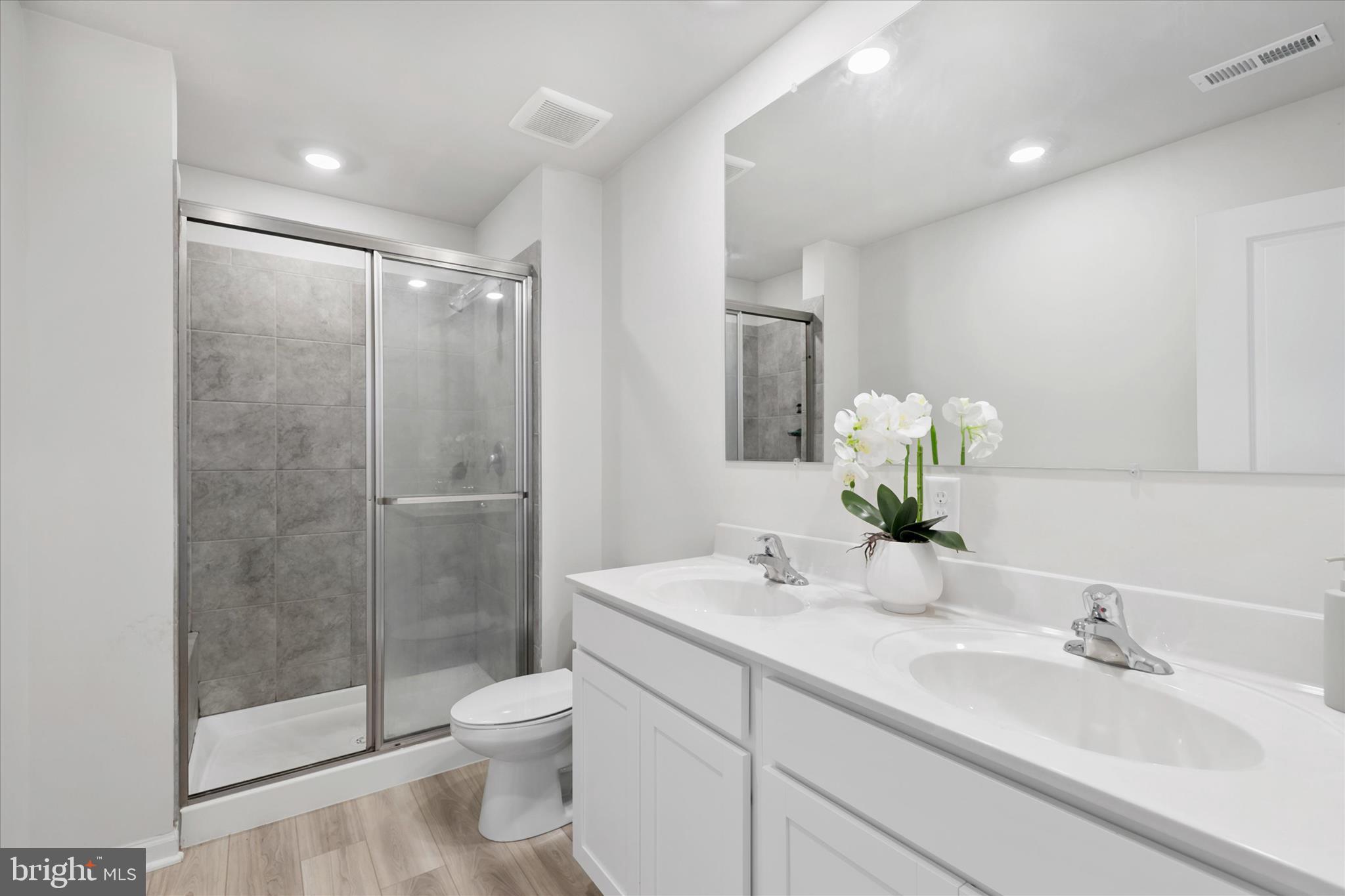 SCHOONER LANDING - Residential