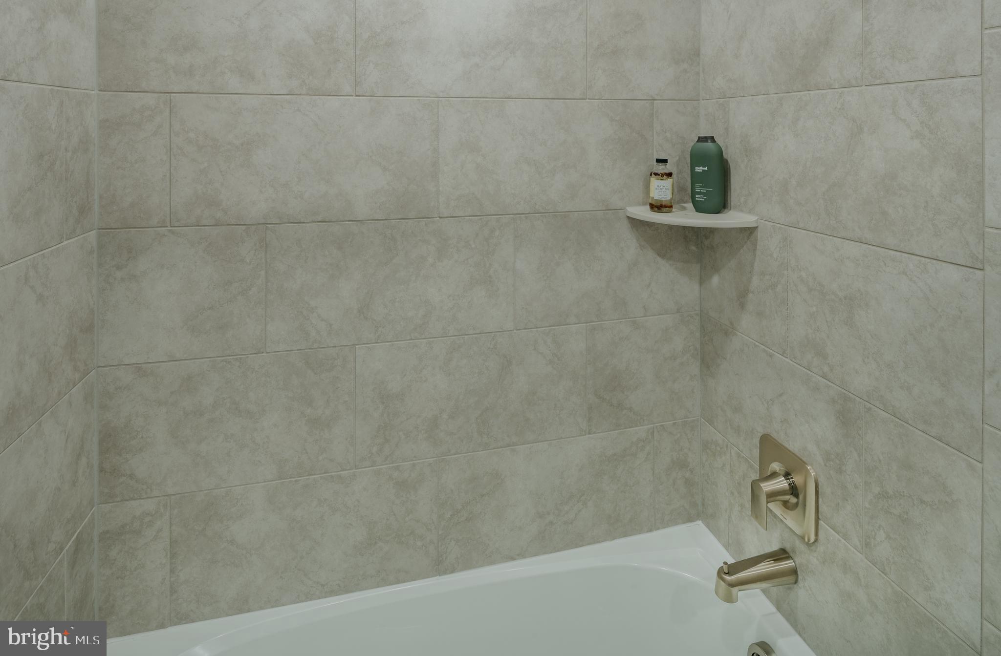 WHITE PLAINS - Residential