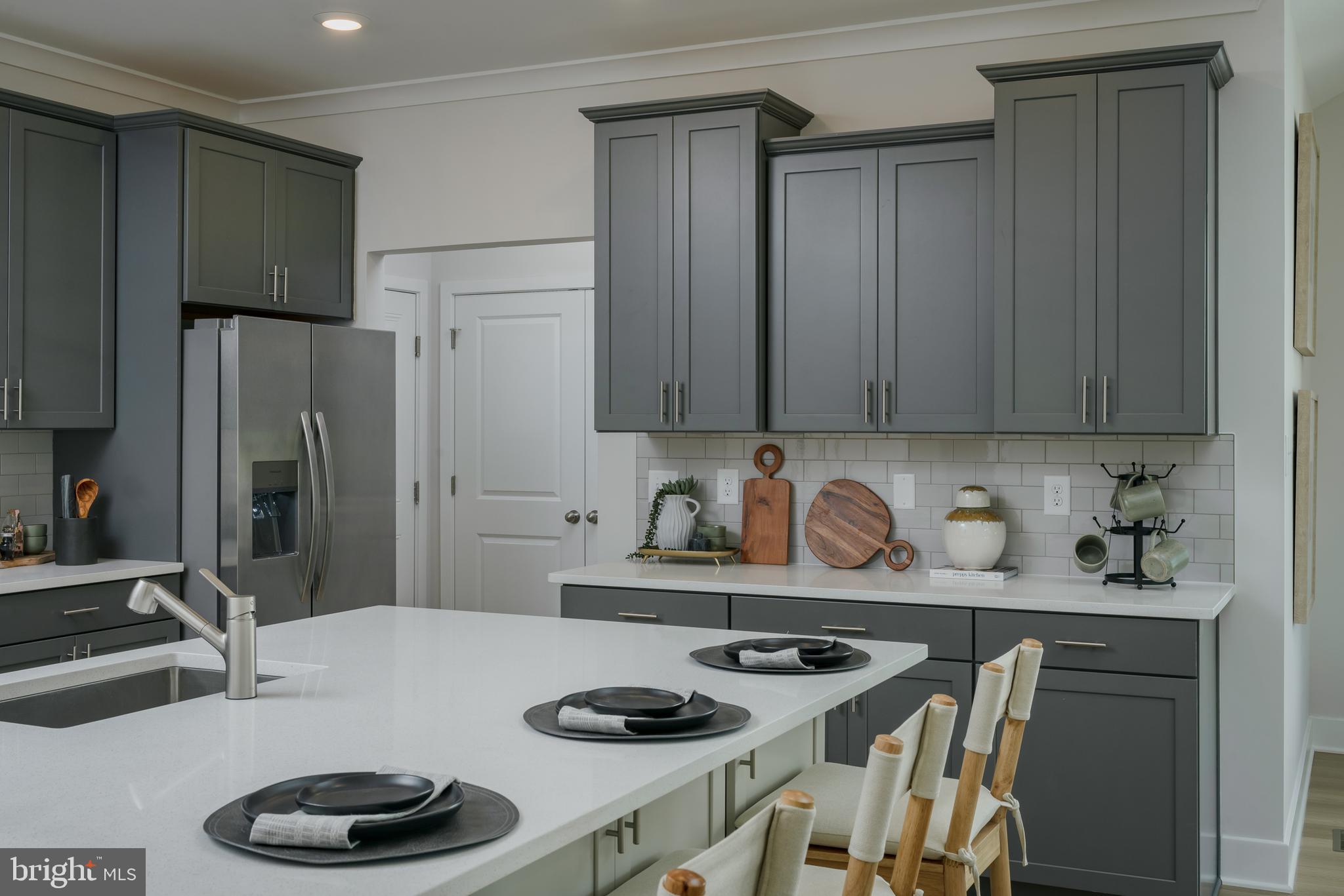 WHITE PLAINS - Residential