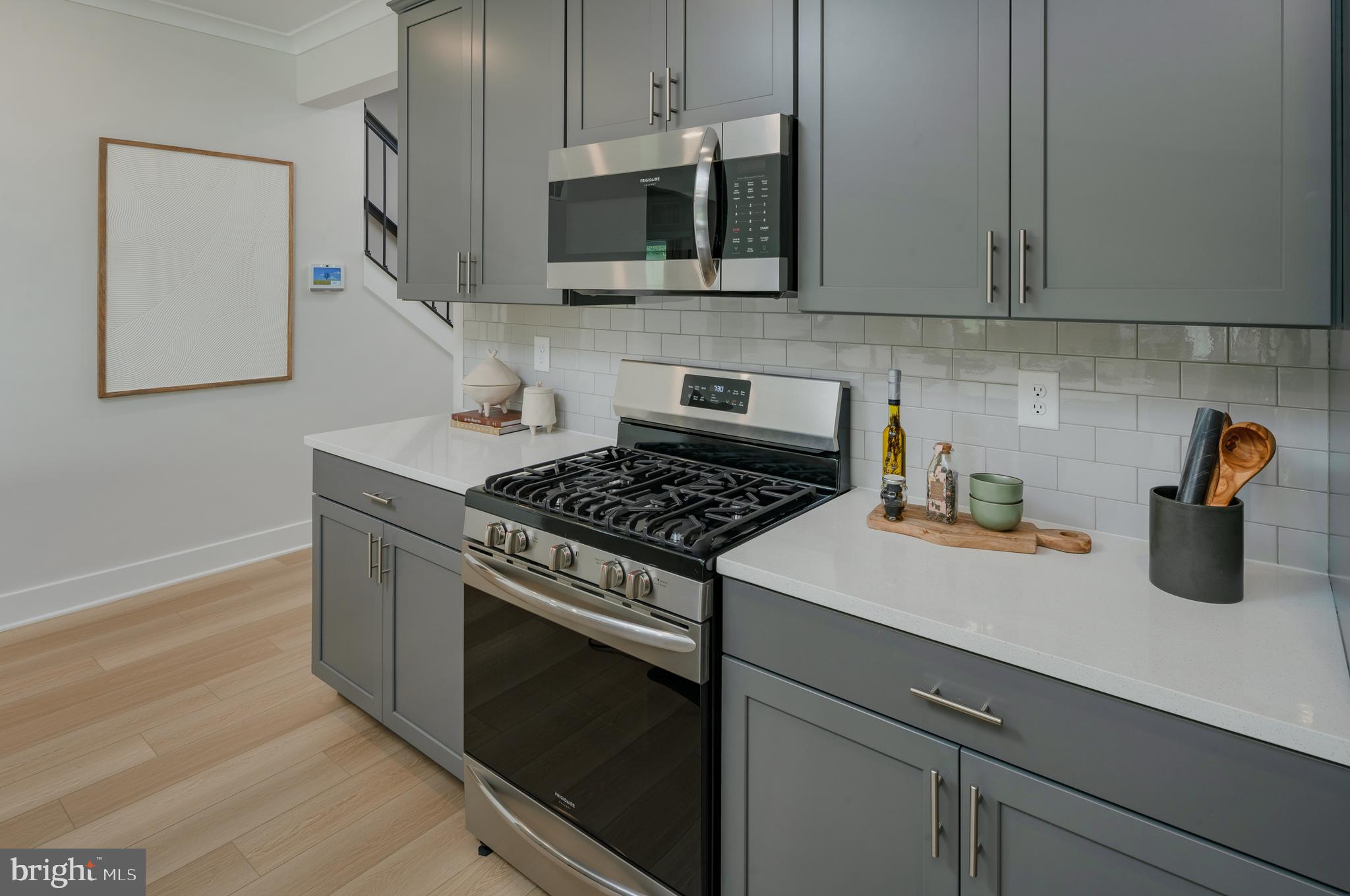 WHITE PLAINS - Residential