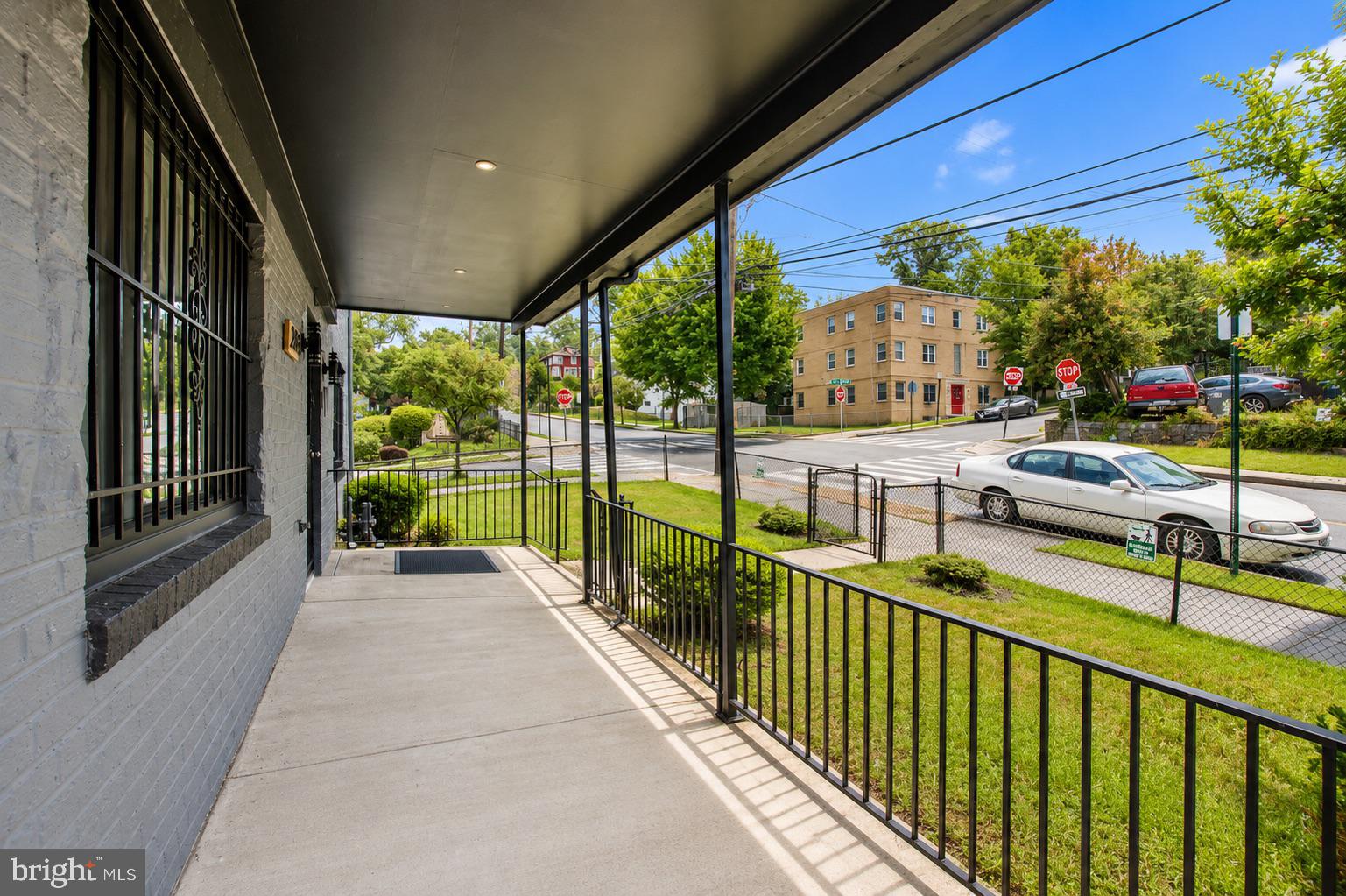 2834 R STREET SE 2