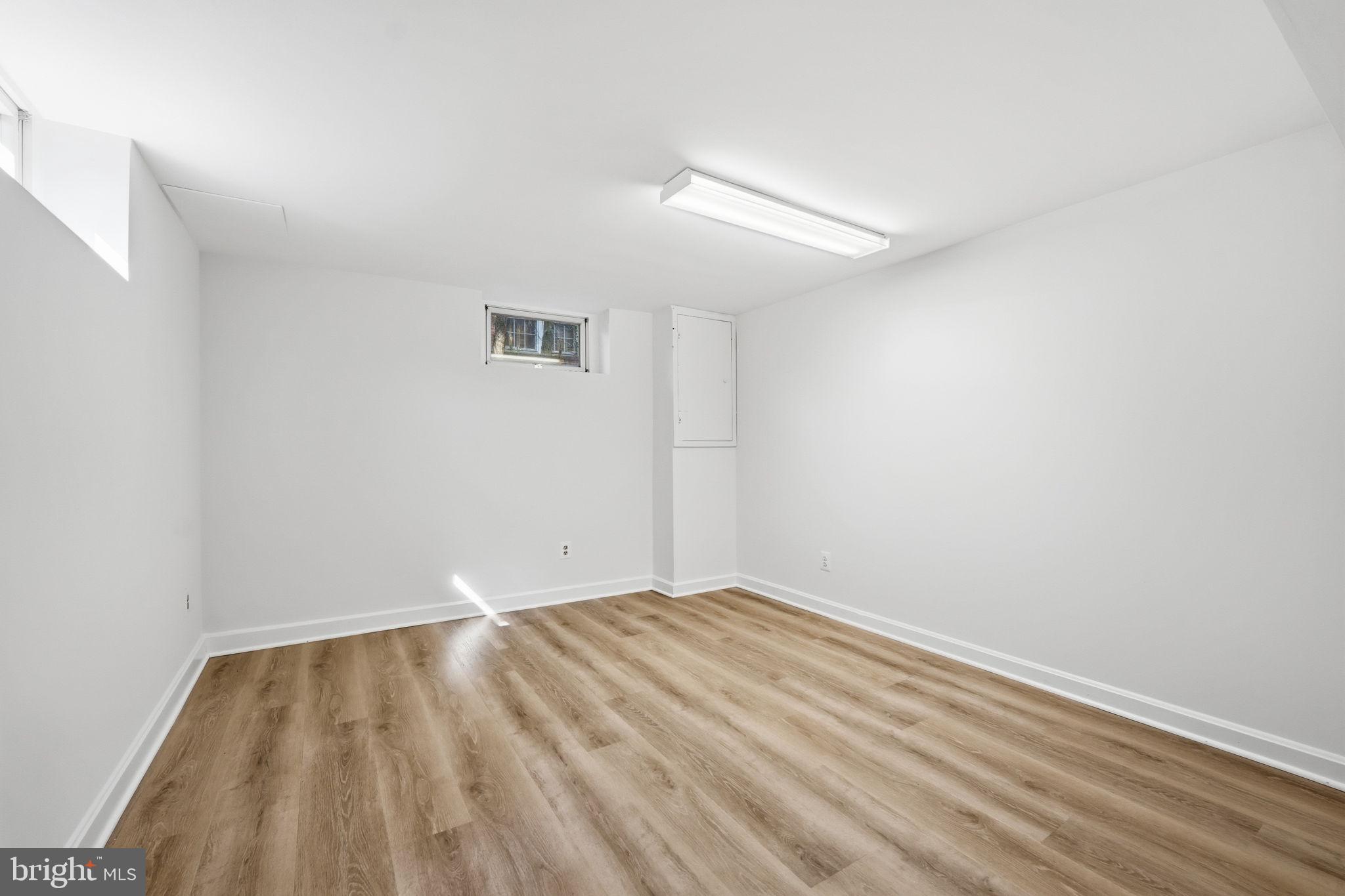 COUNTRY CLUB HILLS - Residential