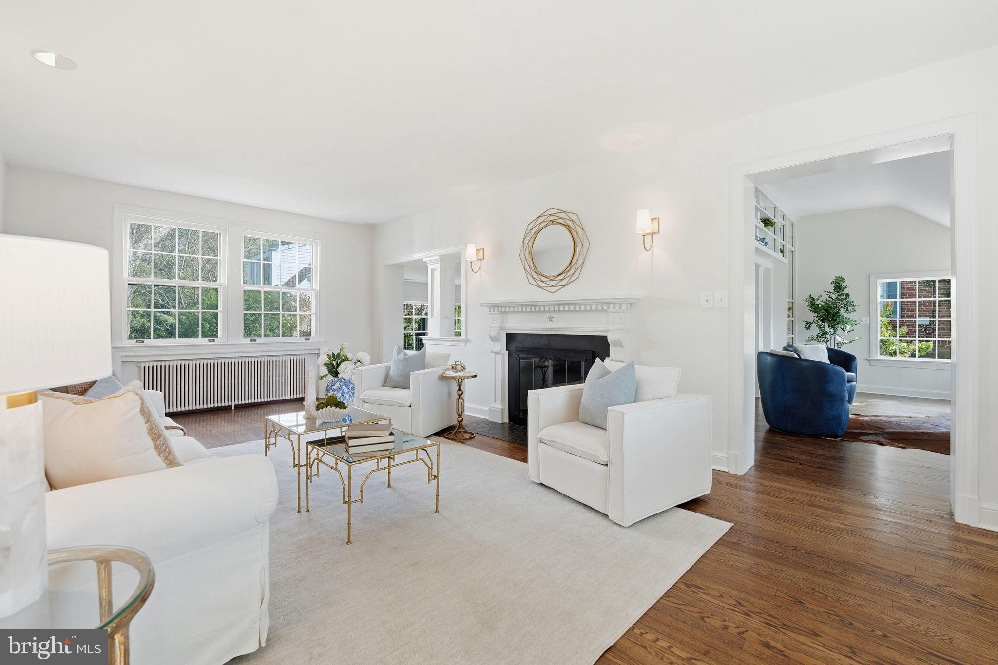 COUNTRY CLUB HILLS - Residential