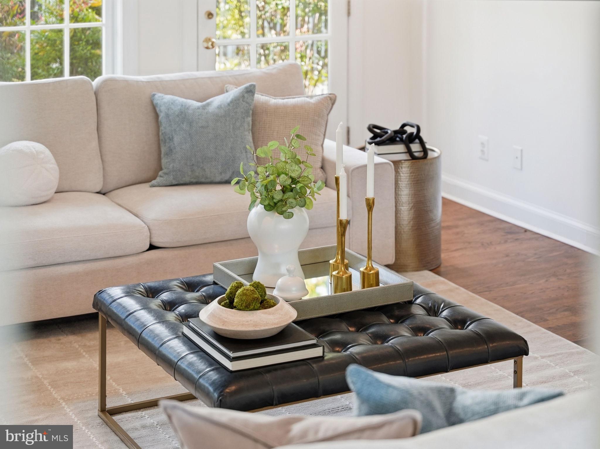 COUNTRY CLUB HILLS - Residential