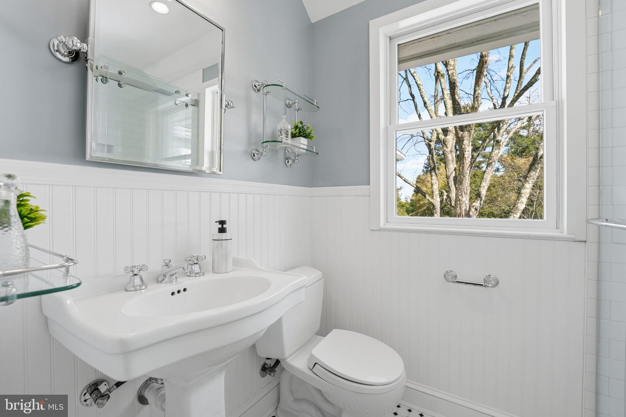 COUNTRY CLUB HILLS - Residential