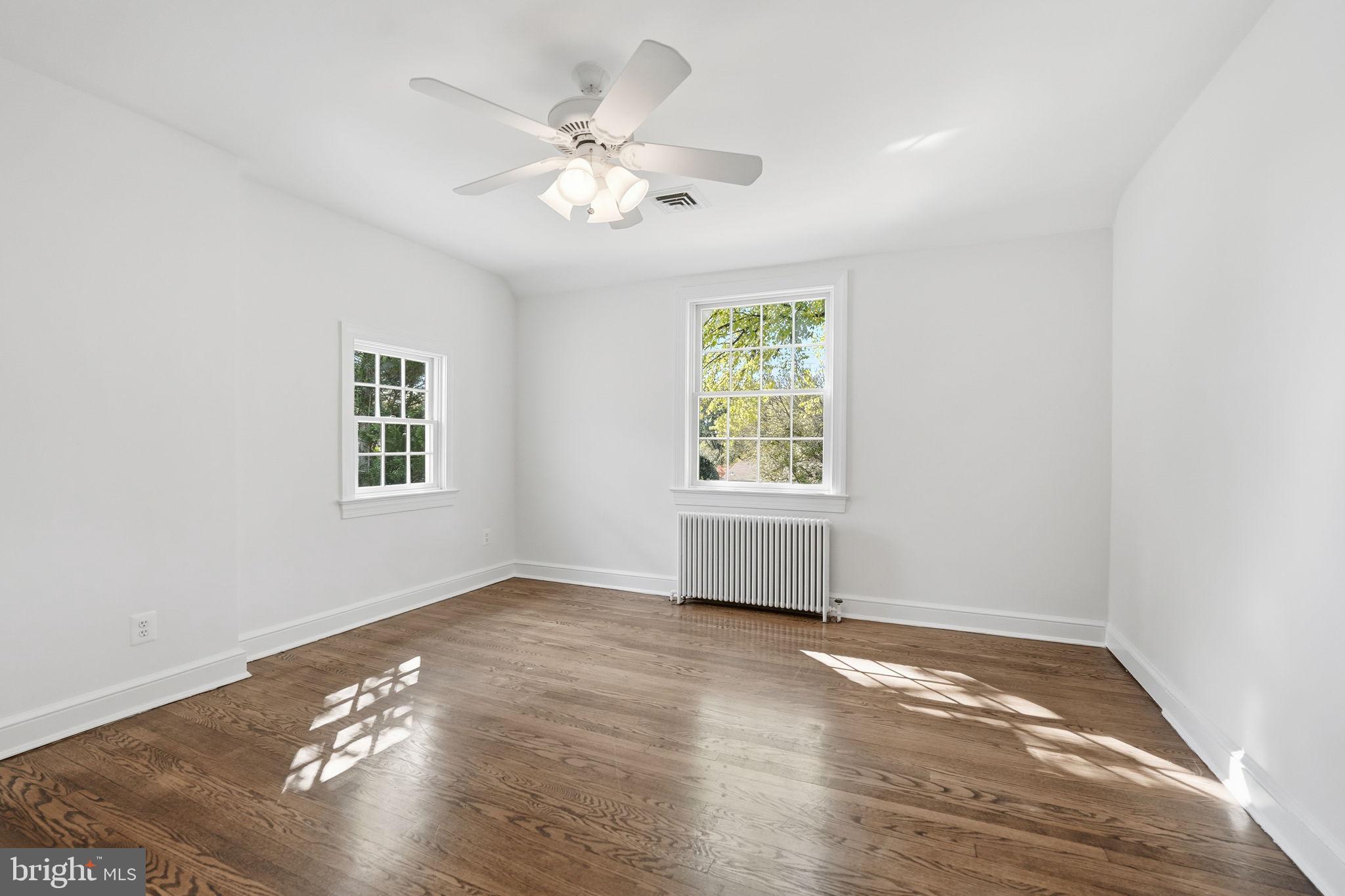 COUNTRY CLUB HILLS - Residential