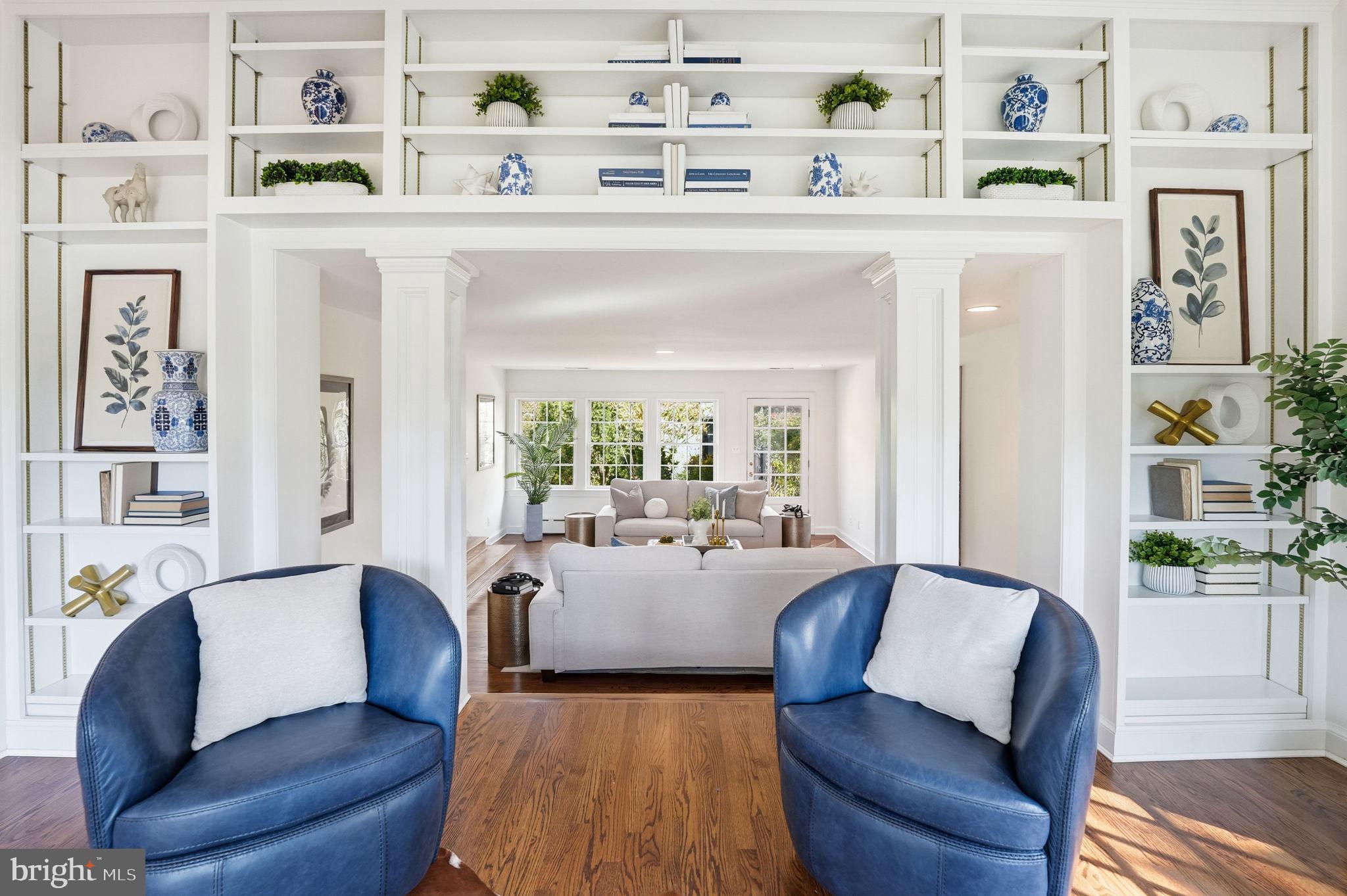 COUNTRY CLUB HILLS - Residential