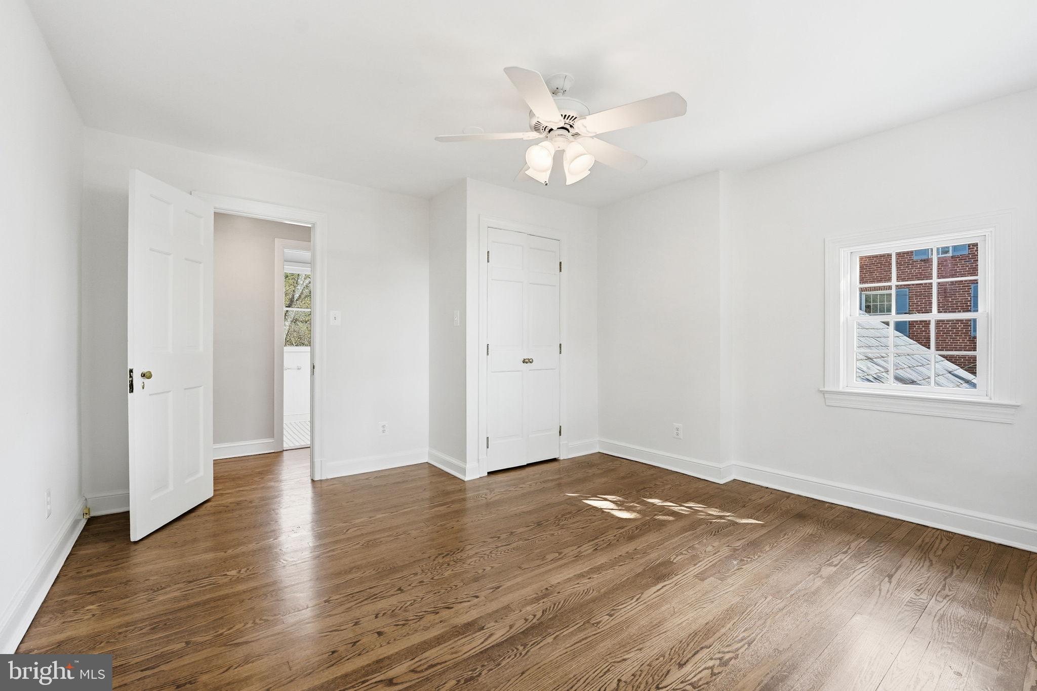 COUNTRY CLUB HILLS - Residential