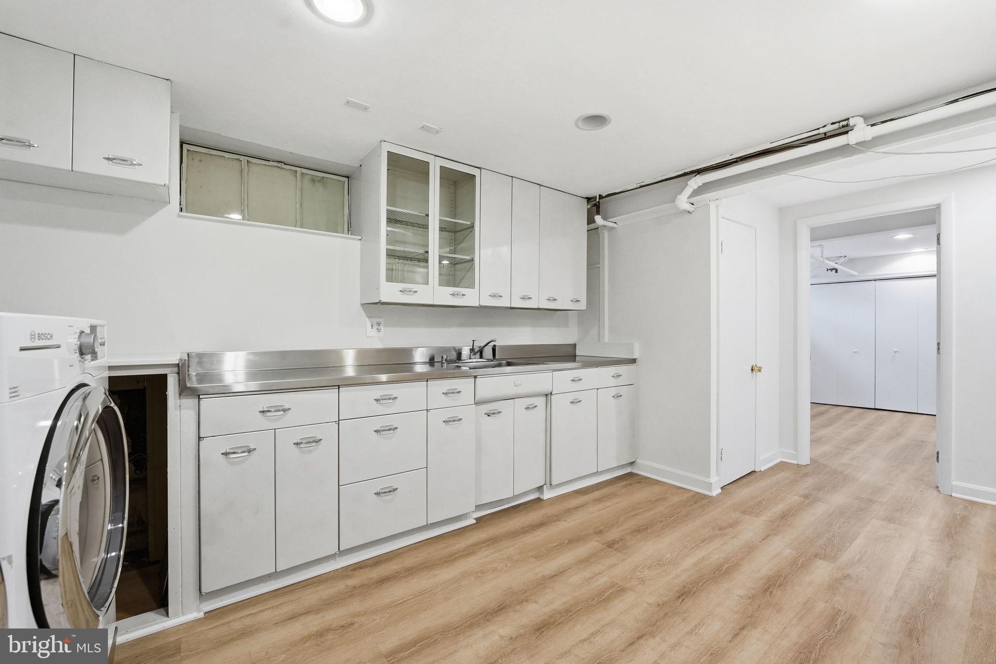 COUNTRY CLUB HILLS - Residential