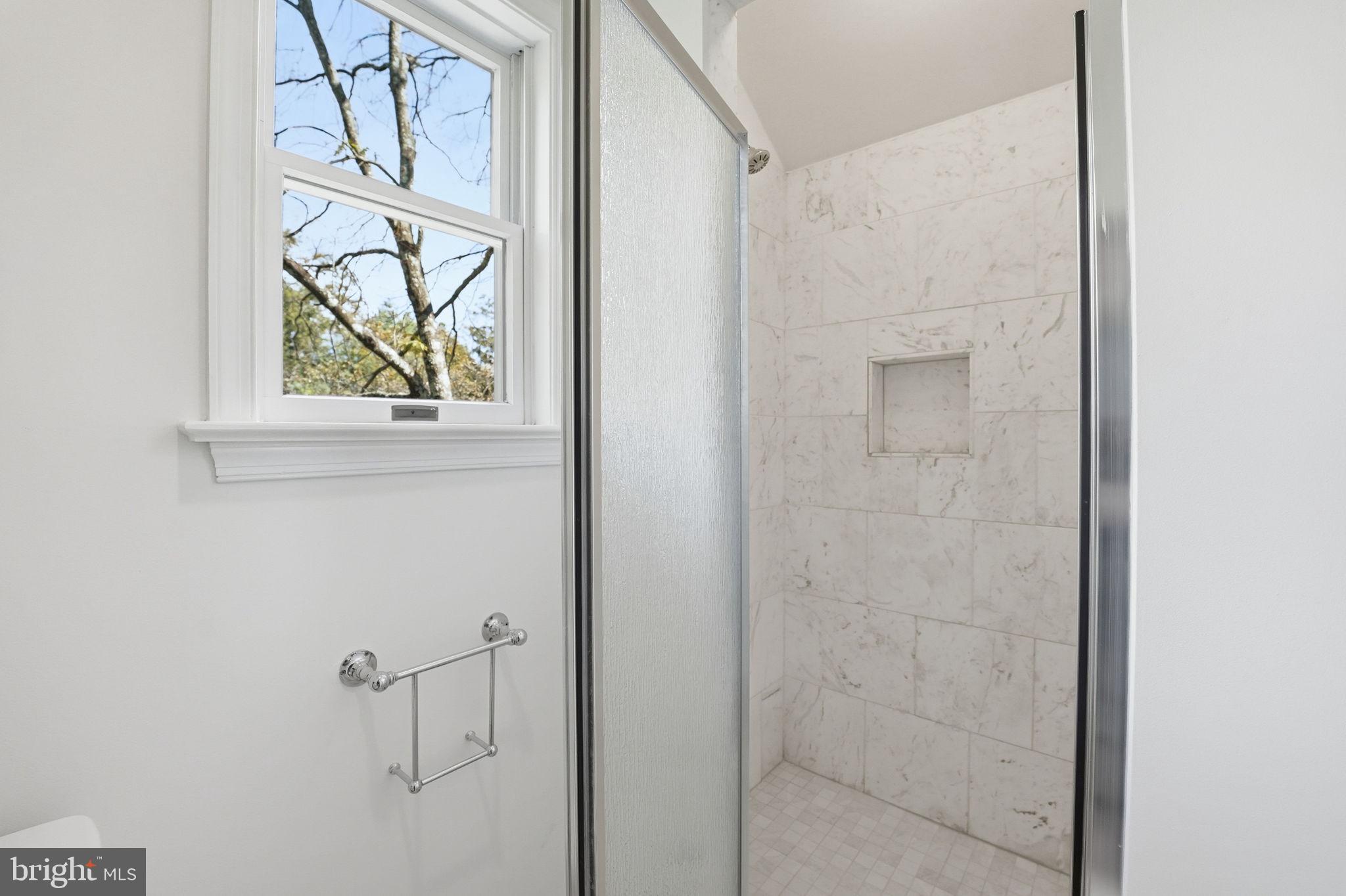 COUNTRY CLUB HILLS - Residential