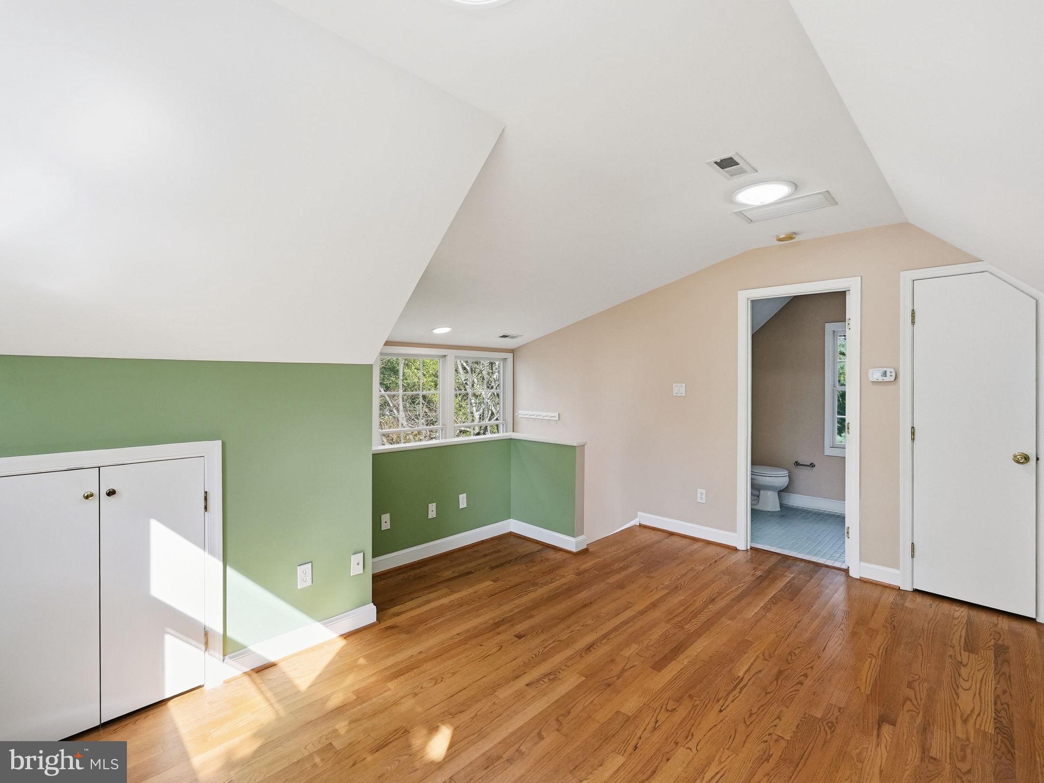 COUNTRY CLUB HILLS - Residential