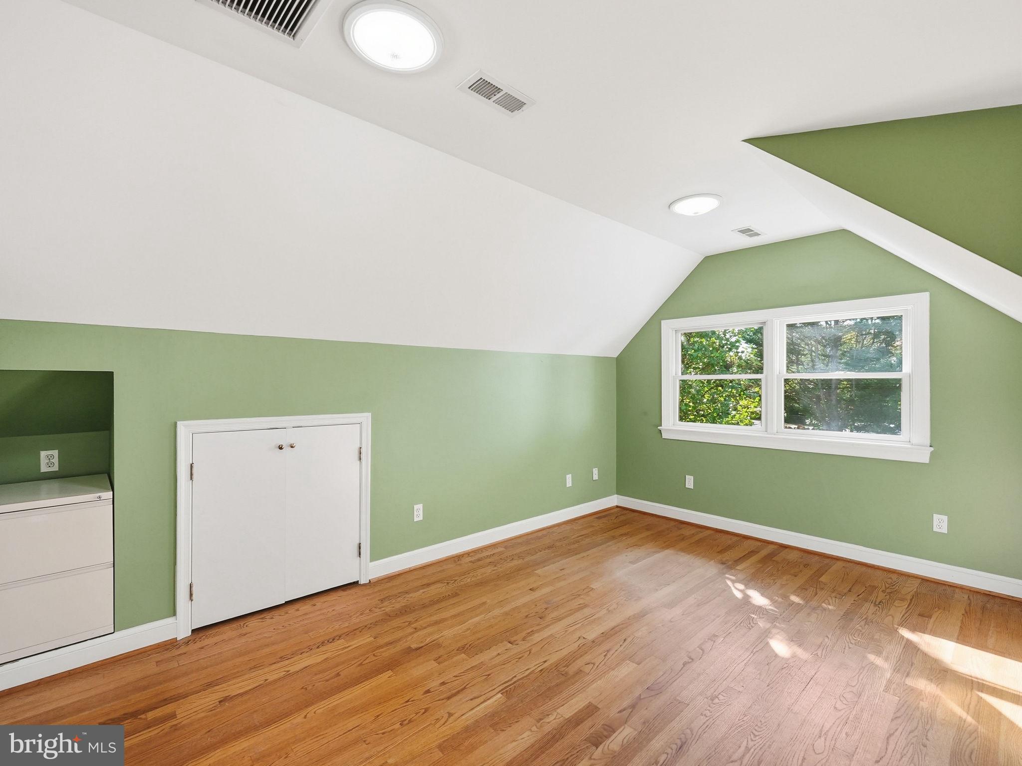 COUNTRY CLUB HILLS - Residential