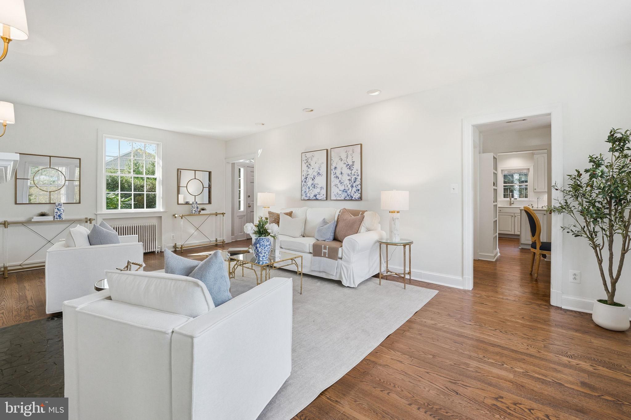 COUNTRY CLUB HILLS - Residential