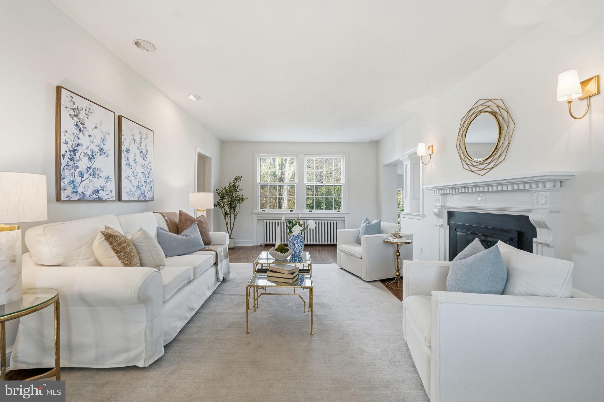 COUNTRY CLUB HILLS - Residential