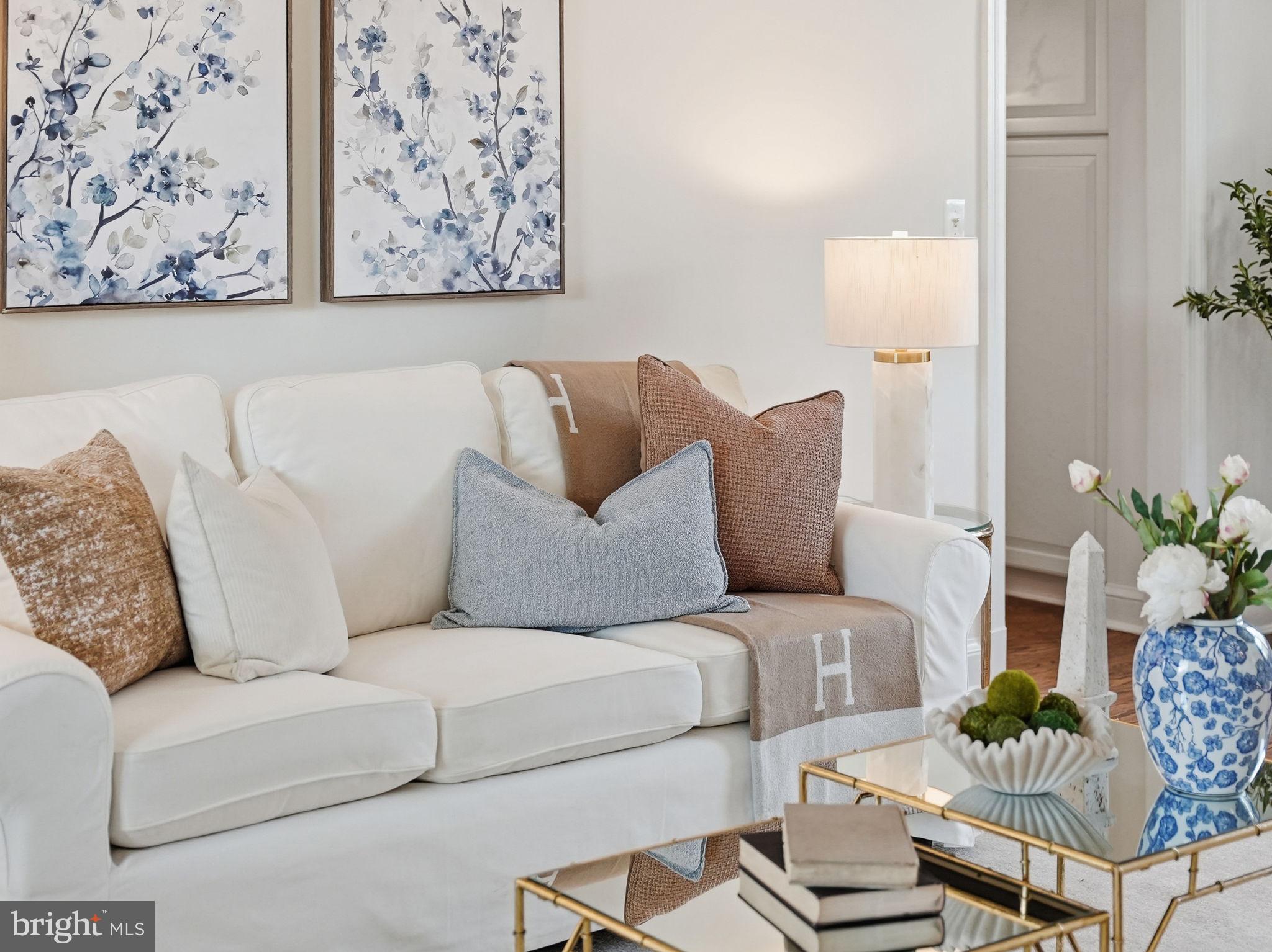 COUNTRY CLUB HILLS - Residential